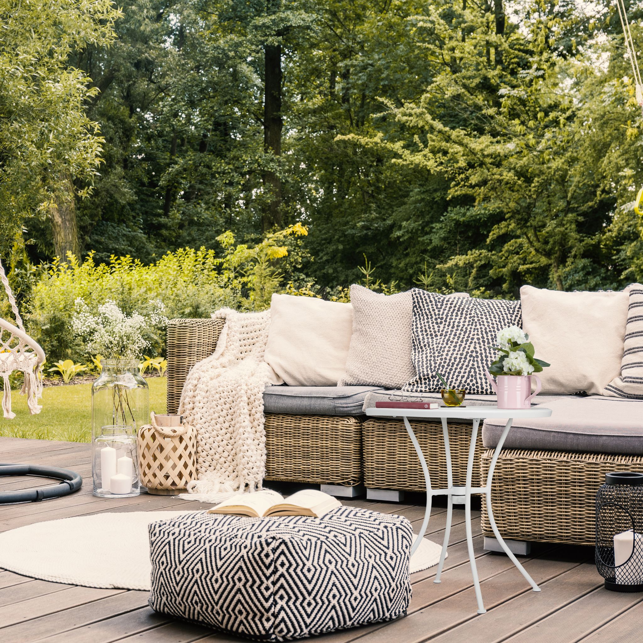 Gartentisch mit Schirmloch Weiss