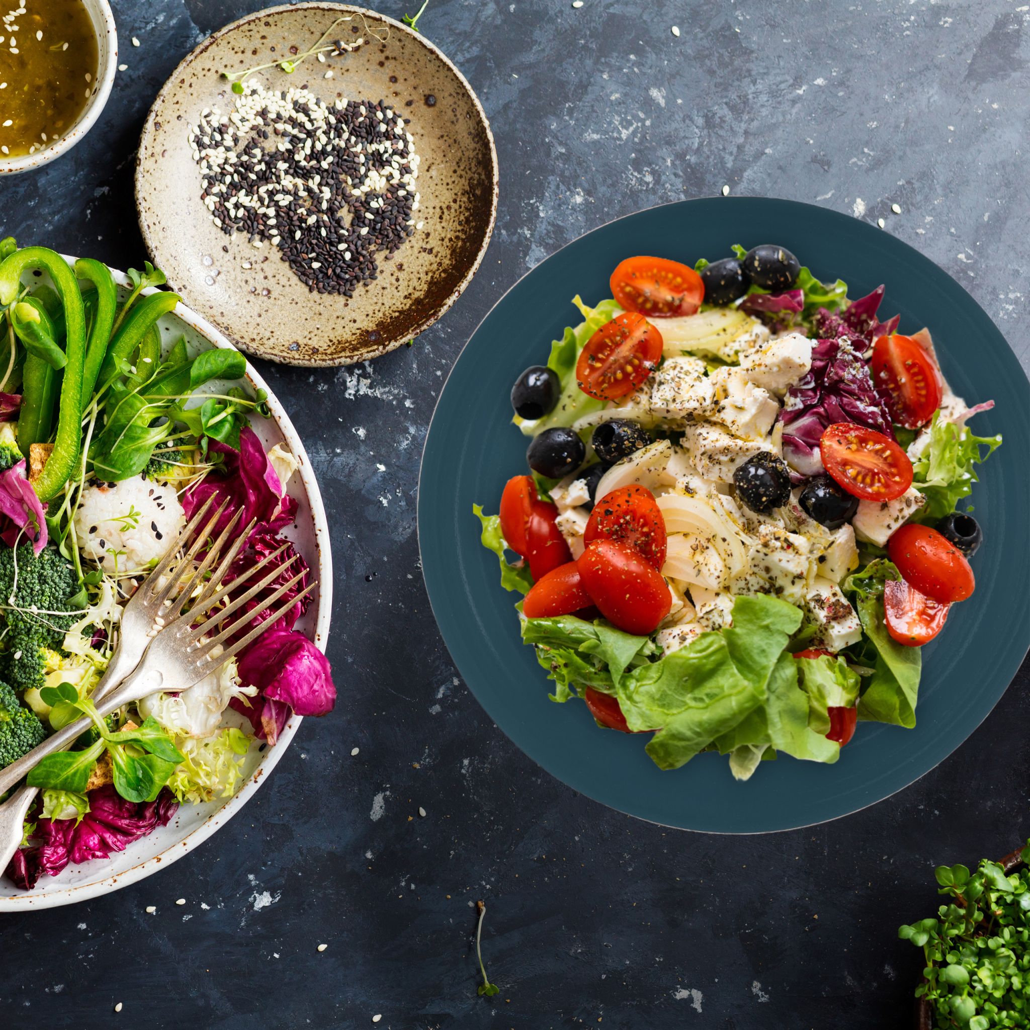 Zweifarbige Salatschüssel Edelstahl Dunkelgrün-Gold von Relaxdays