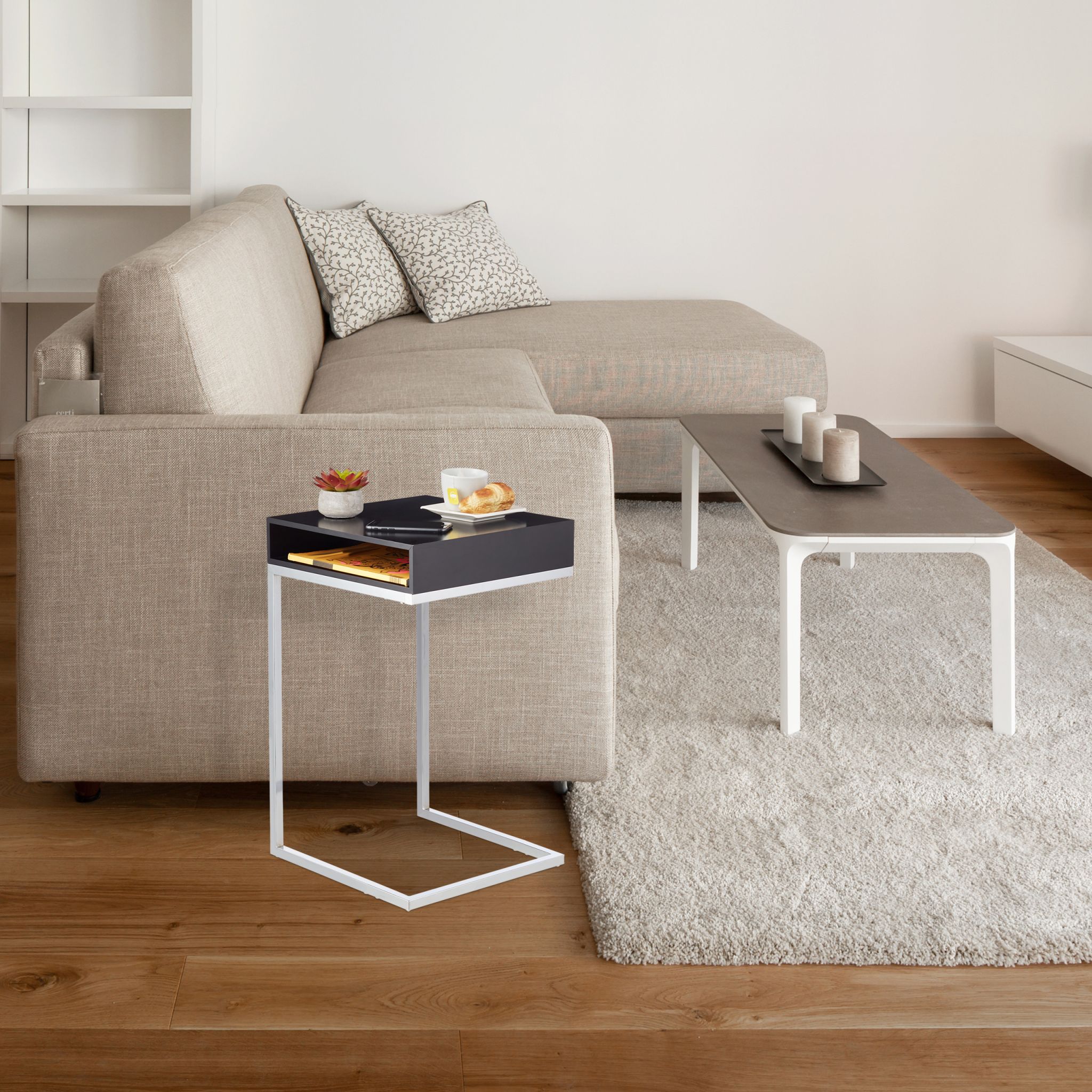 Beistelltisch in C-Form mit Ablagefach Schwarz-Silber von Relaxdays