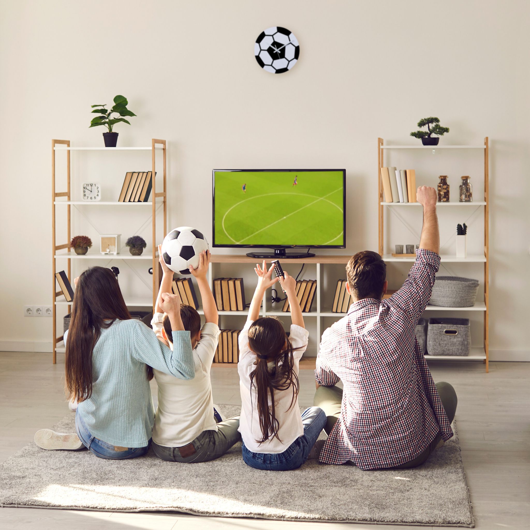 Wanduhr Fussball Weiss-Schwarz von Relaxdays