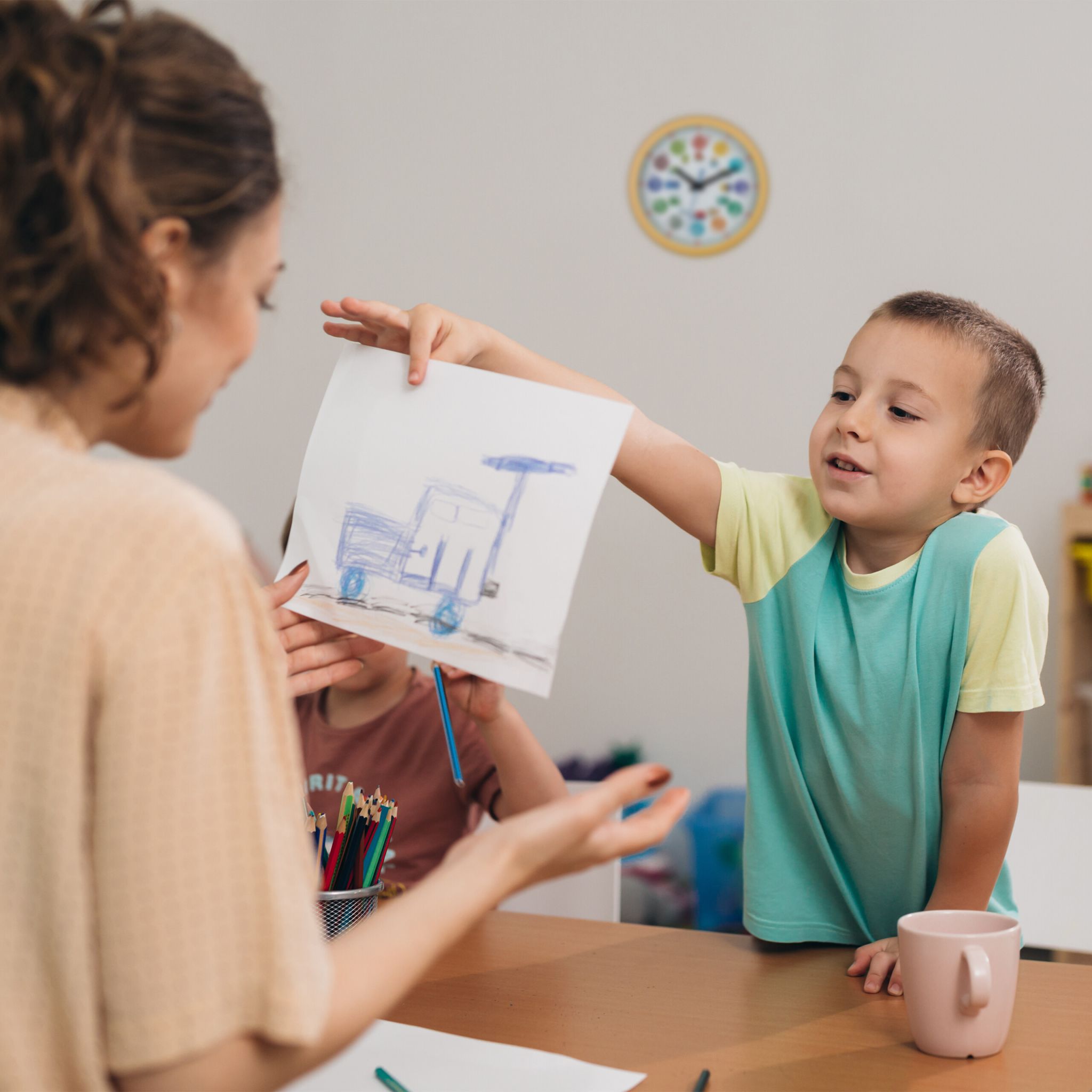 Wanduhr für Kinder Fahrzeuge Weiss-Hellbraun-Schwarz von Relaxdays