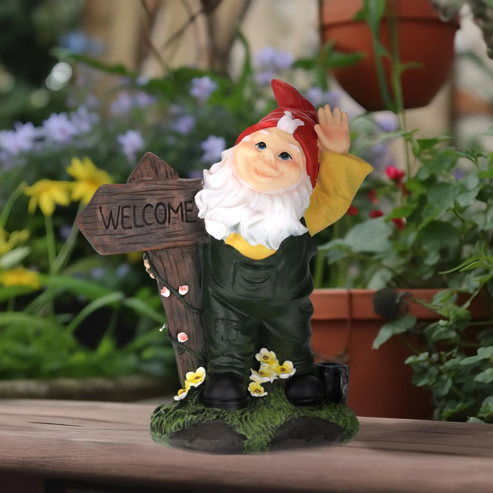 Gartenzwerg mit Welcome-Schild Weiss-Dunkelbraun-Dunkelgrün von Relaxdays