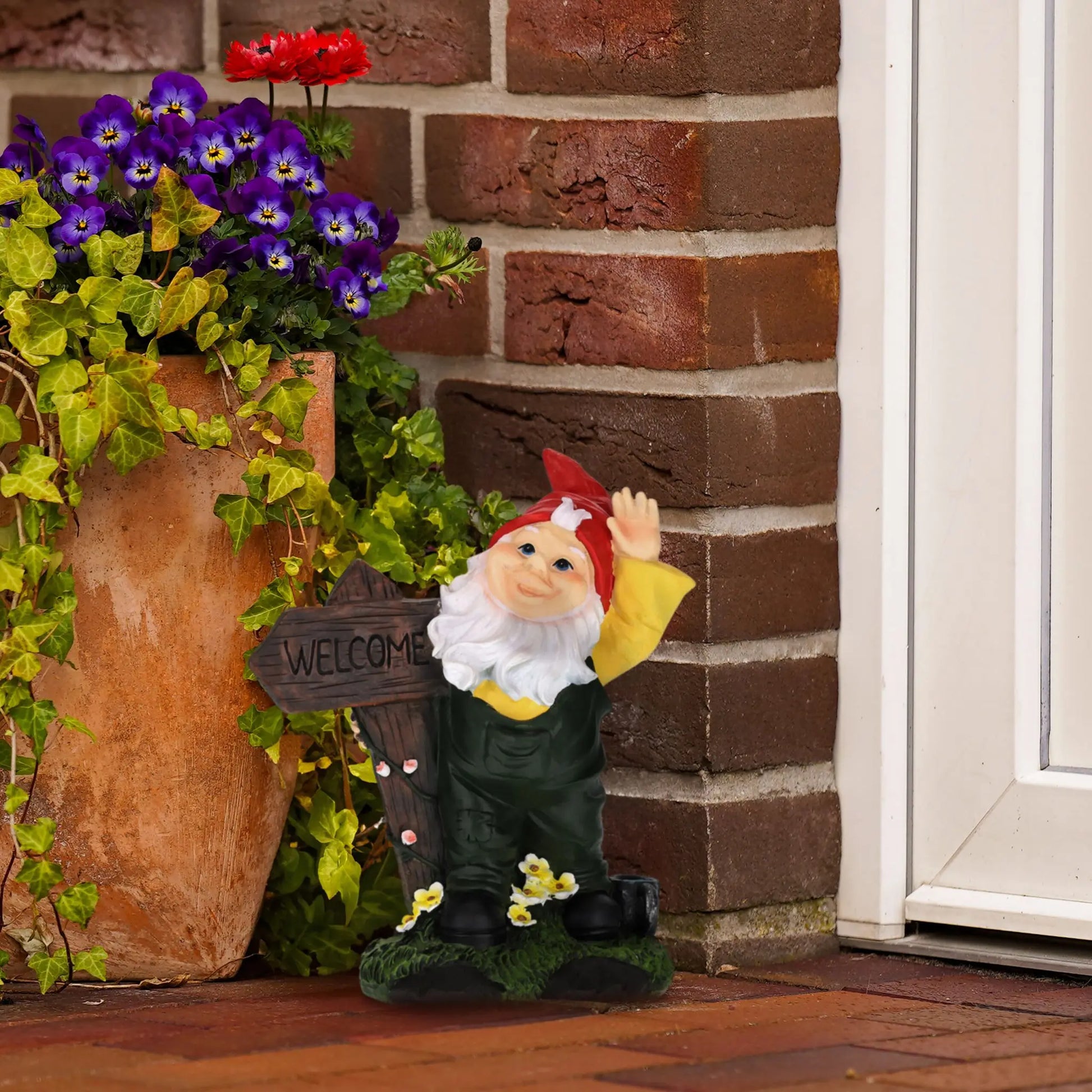 Gartenzwerg mit Welcome-Schild Weiss-Dunkelbraun-Dunkelgrün von Relaxdays