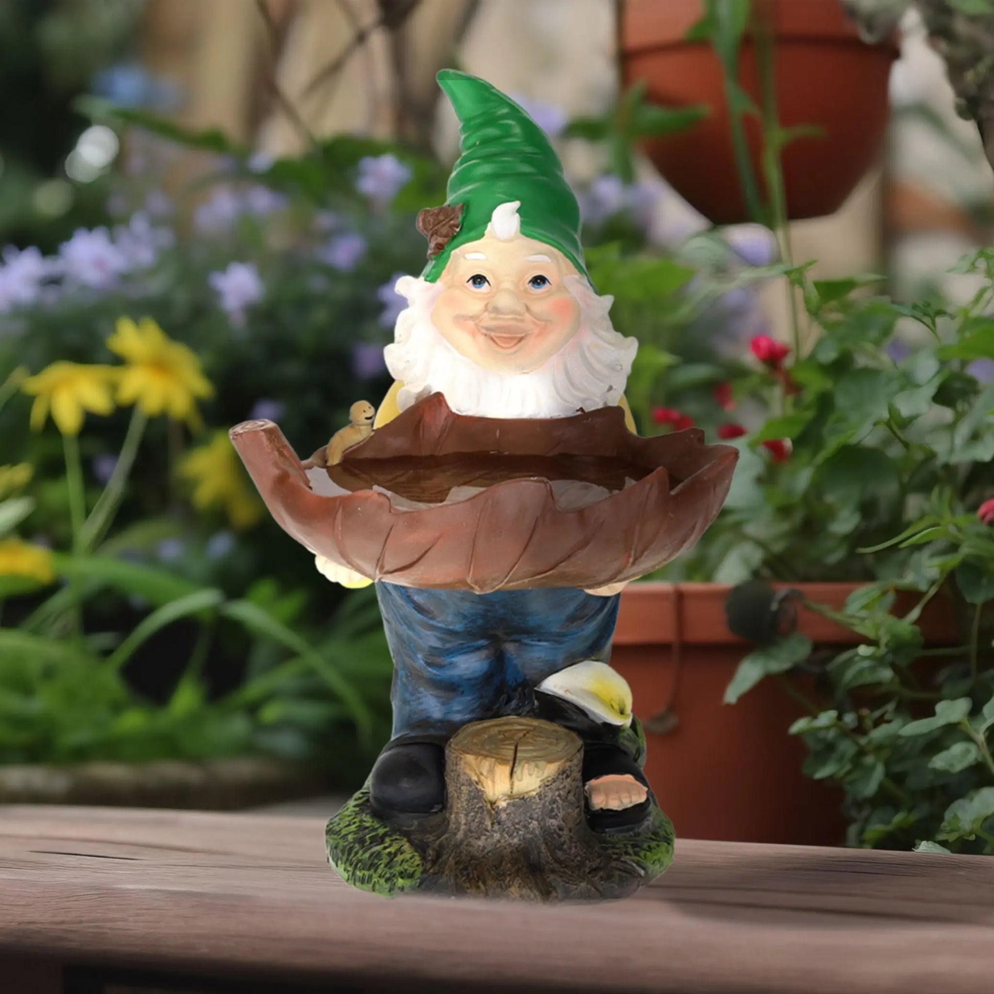 Gartenzwerg mit Vogeltränke Braun-Gelb-Grün von Relaxdays