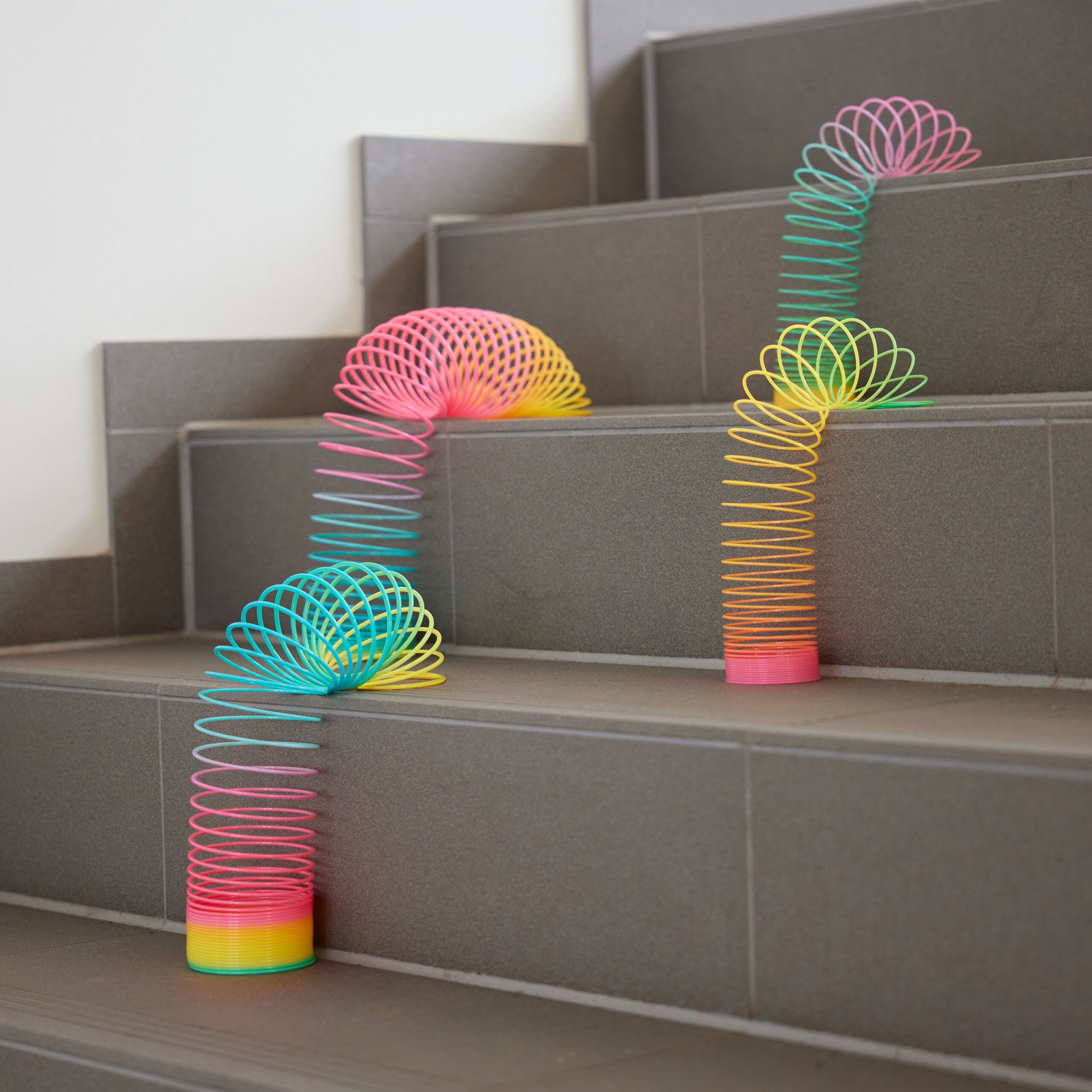 Regenbogenspirale 4er-Set Gelb-Rosa-Türkis von Relaxdays