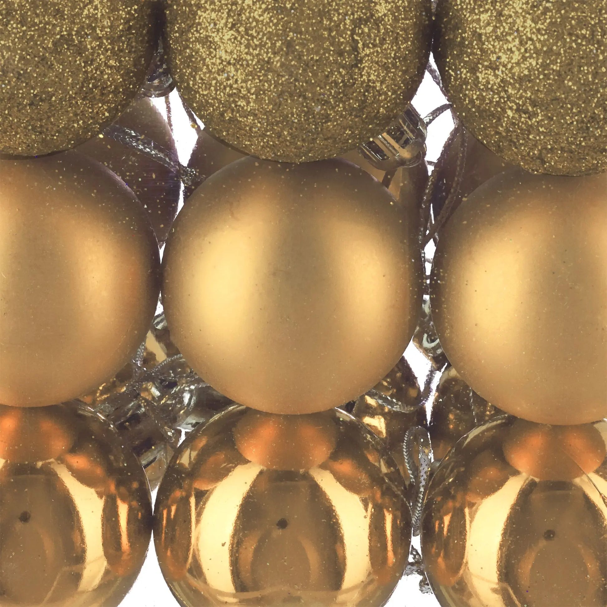 Weihnachtskugeln im 50er-Set Gold-Silber von Relaxdays