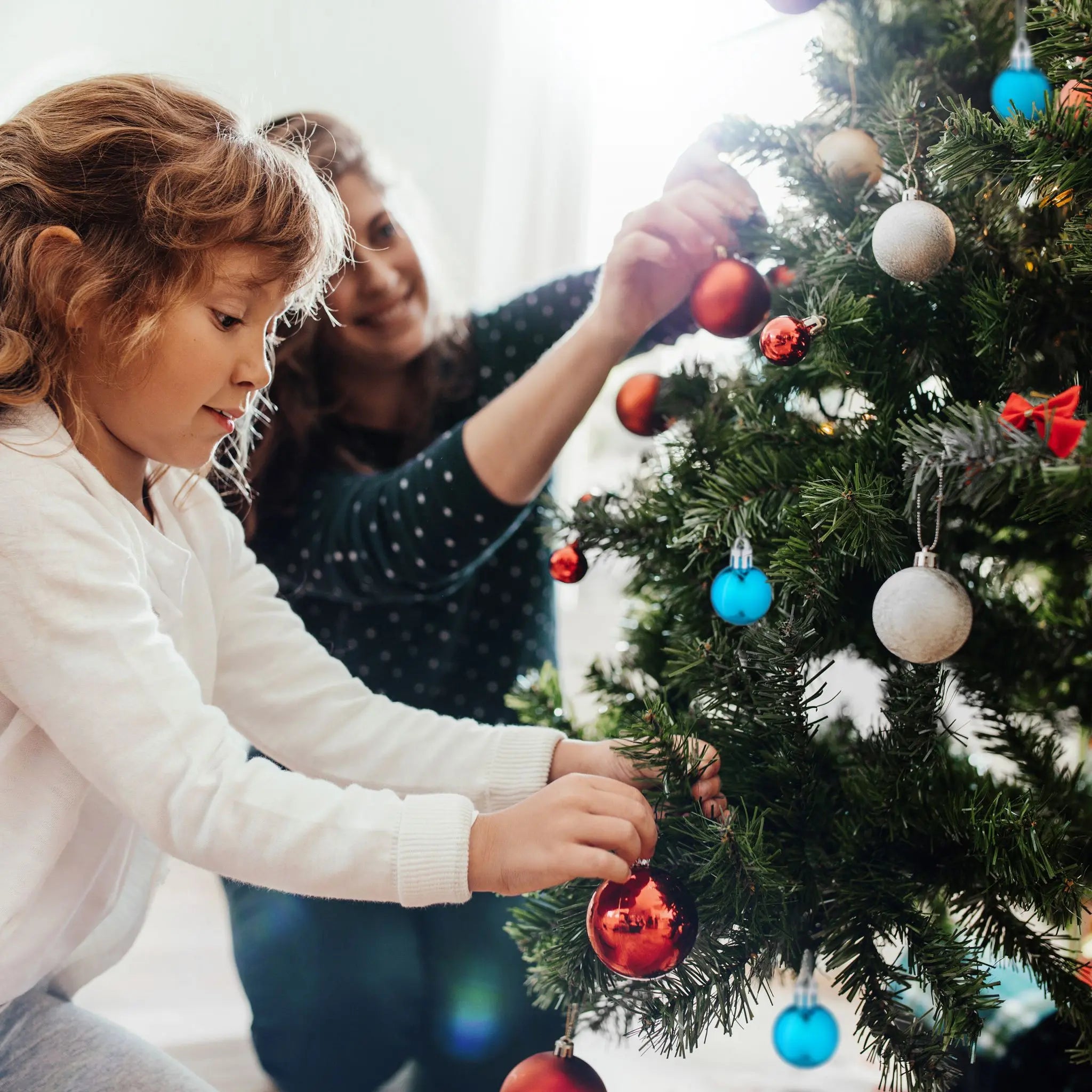 Weihnachtskugeln im 96er-Set Türkis-Silber von Relaxdays