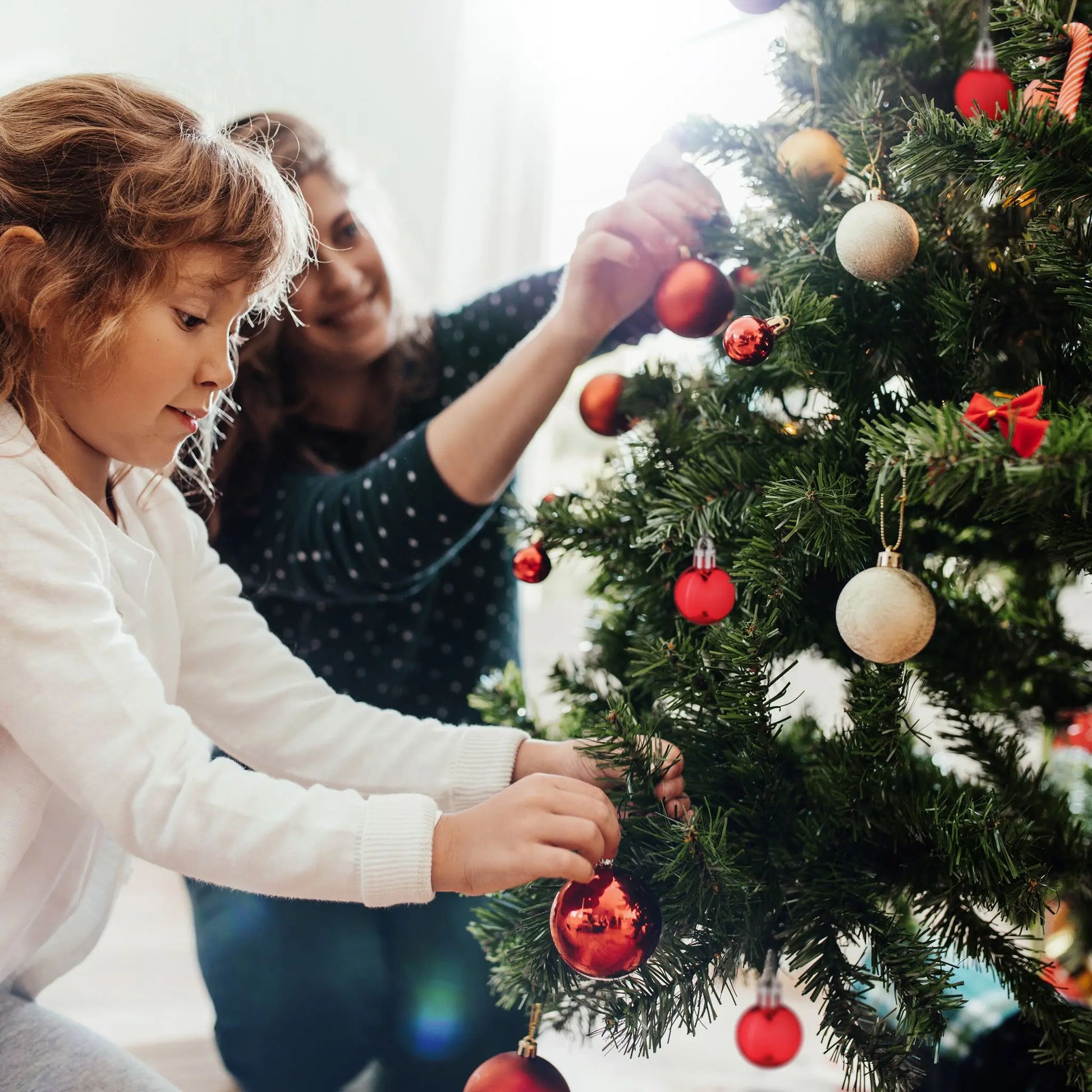 Weihnachtskugeln im 96er-Set Braun-Silber von Relaxdays