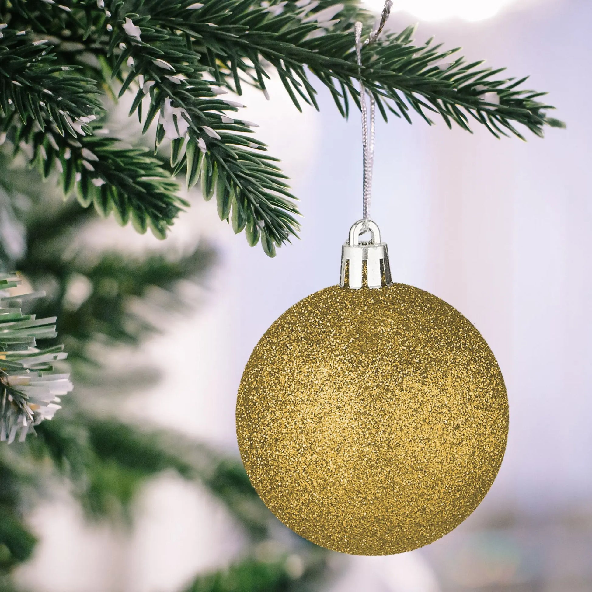 Weihnachtskugeln im 101er-Set Gold-Weiss-Silber von Relaxdays