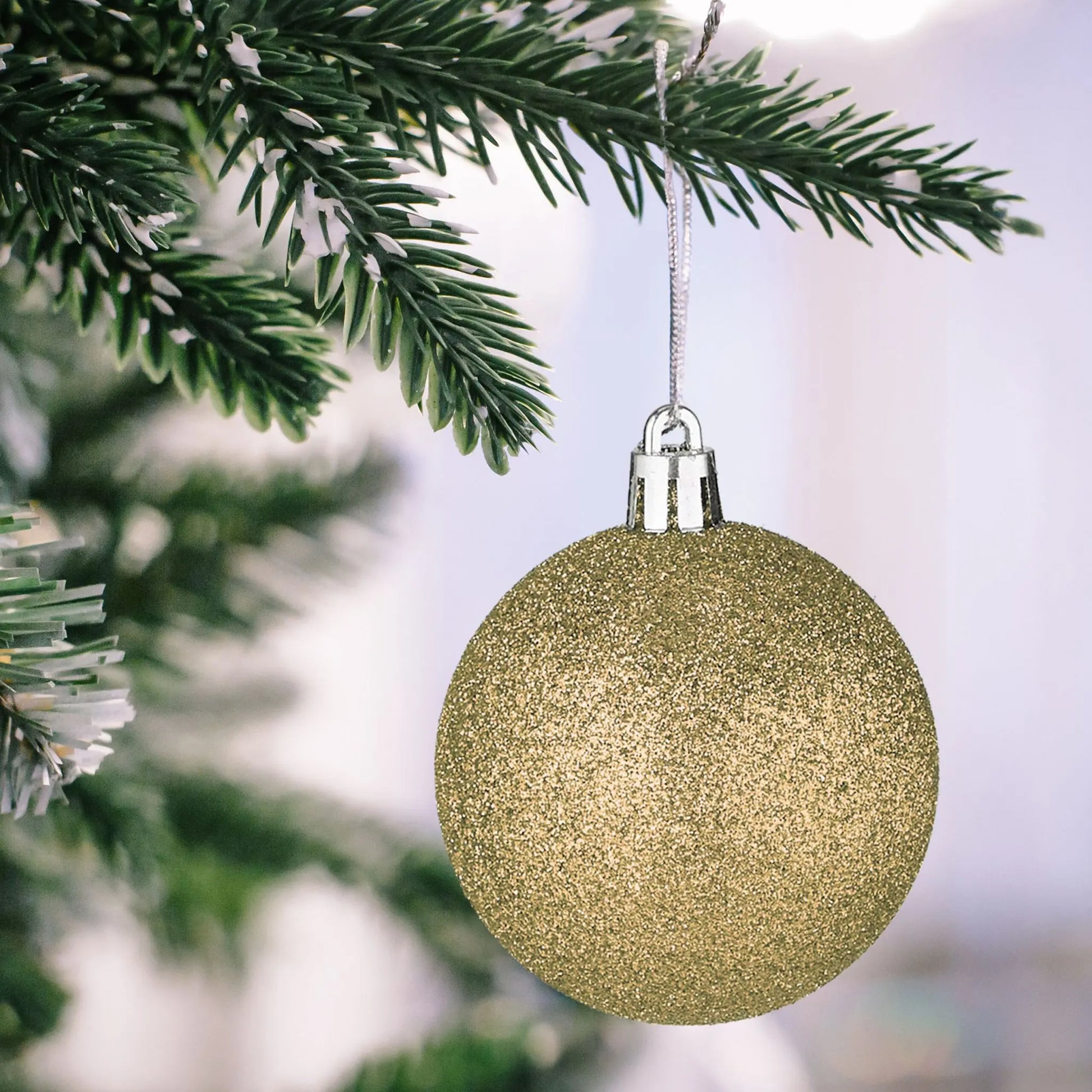 Weihnachtskugeln im 100er-Set Creme-Weiss-Silber von guteszeug.ch