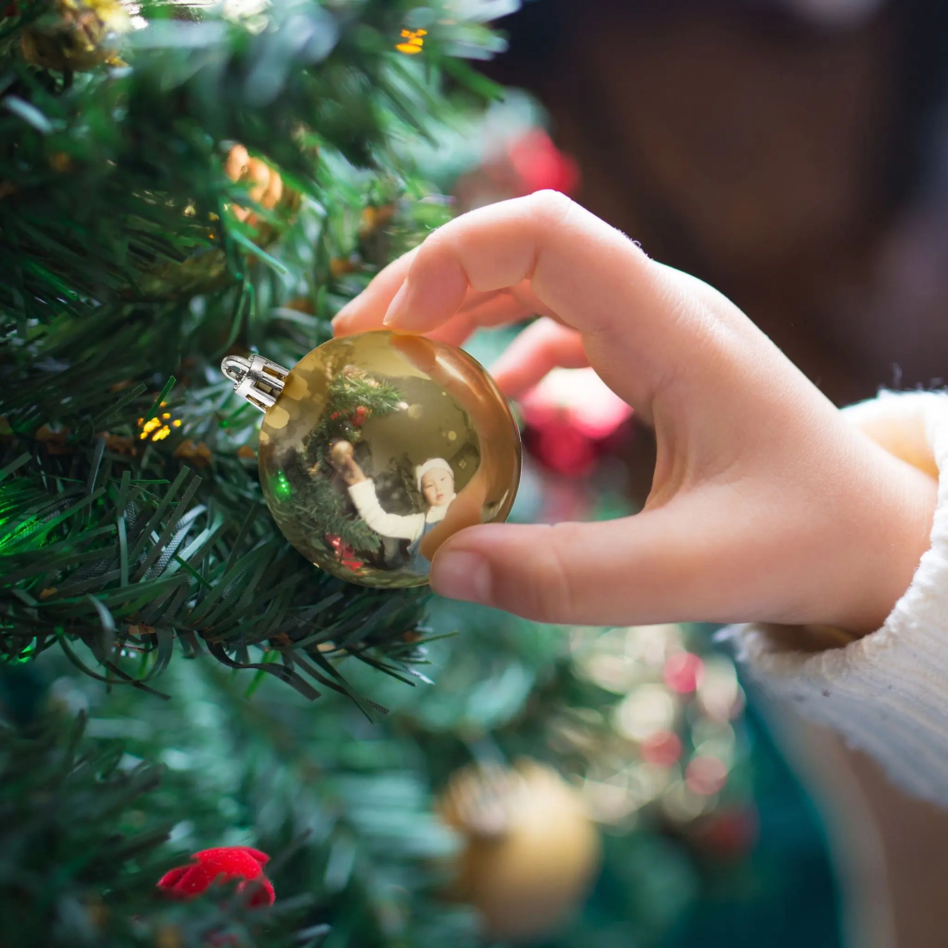 Weihnachtskugeln im 30er-Set Weiss-Gold-Silber von guteszeug.ch