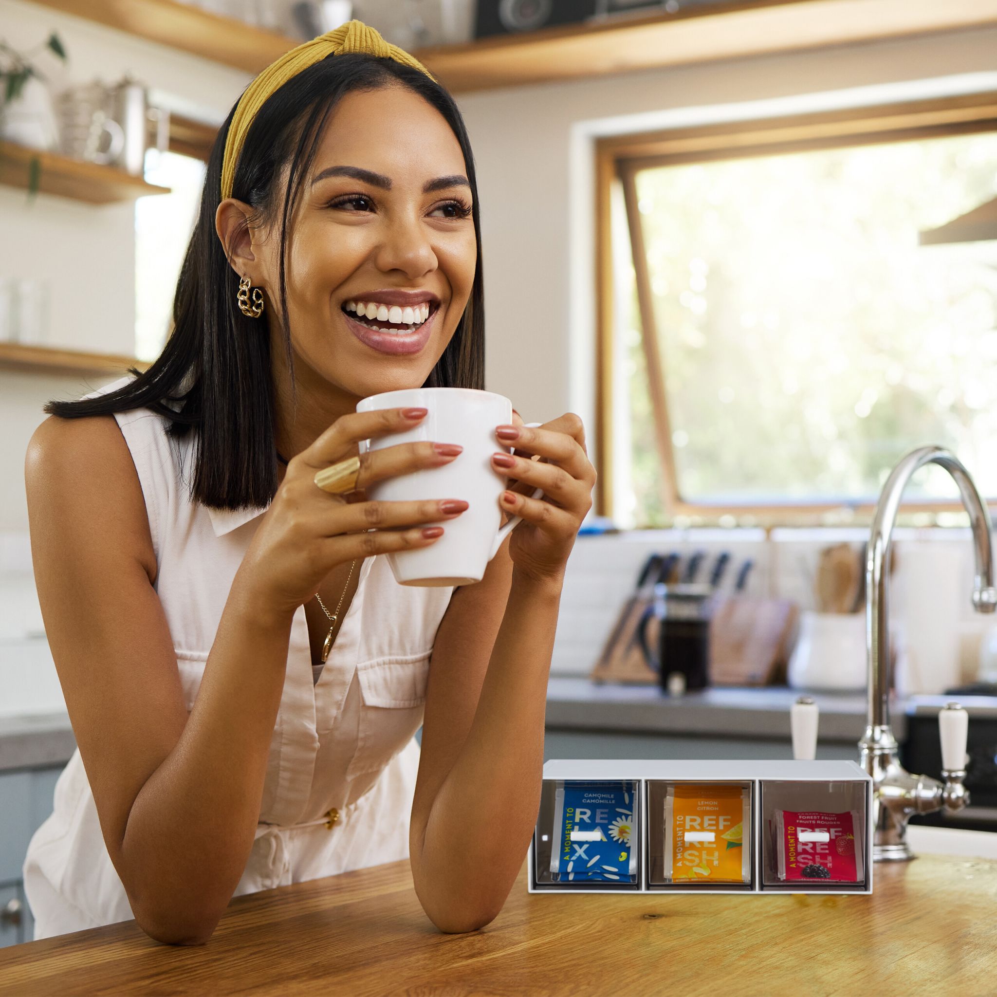Tee Organizer mit 3 Fächern Weiss-Schwarz-Transparent von Relaxdays