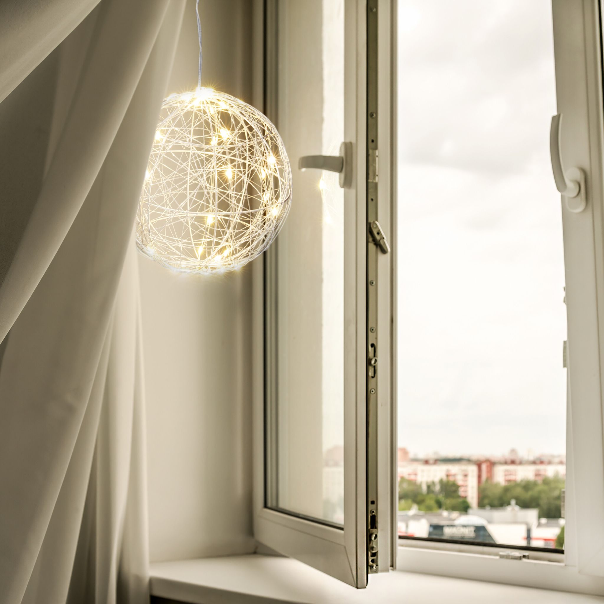 LED Dekokugel 25cm Silber von Relaxdays