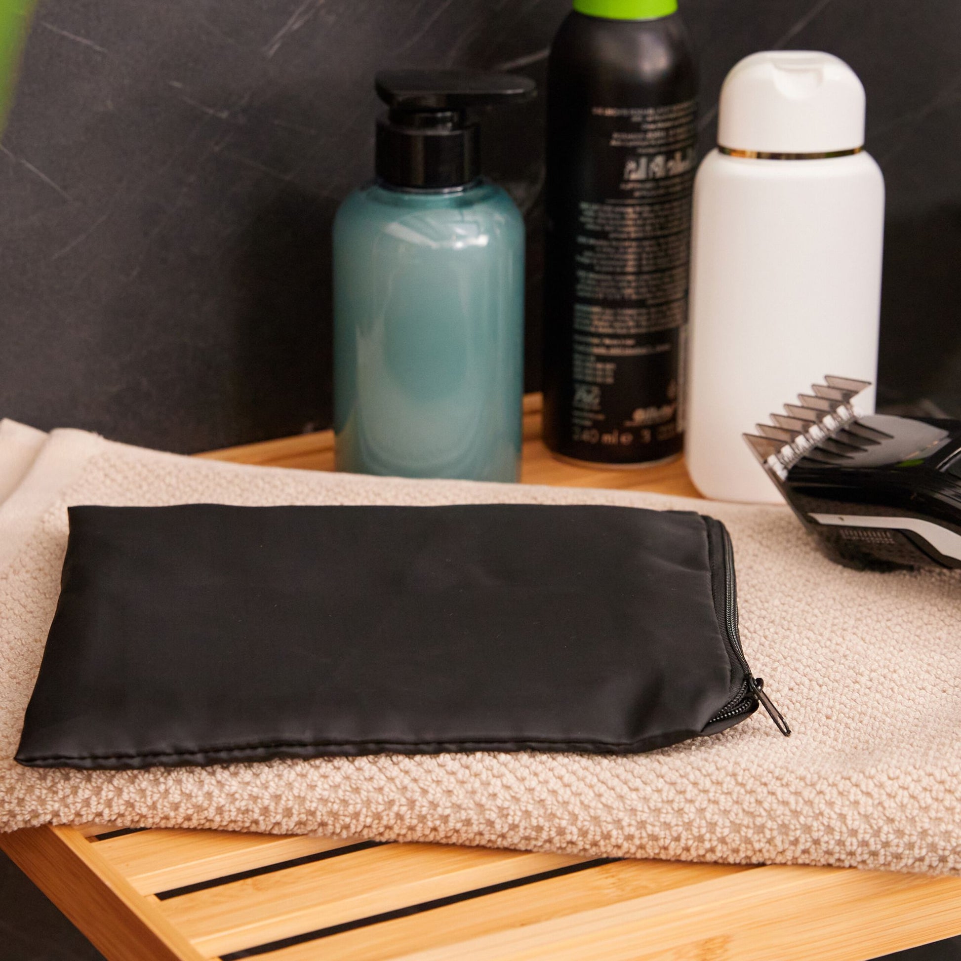 Bartschürze mit Saugnäpfen 2er-Set Schwarz von Relaxdays