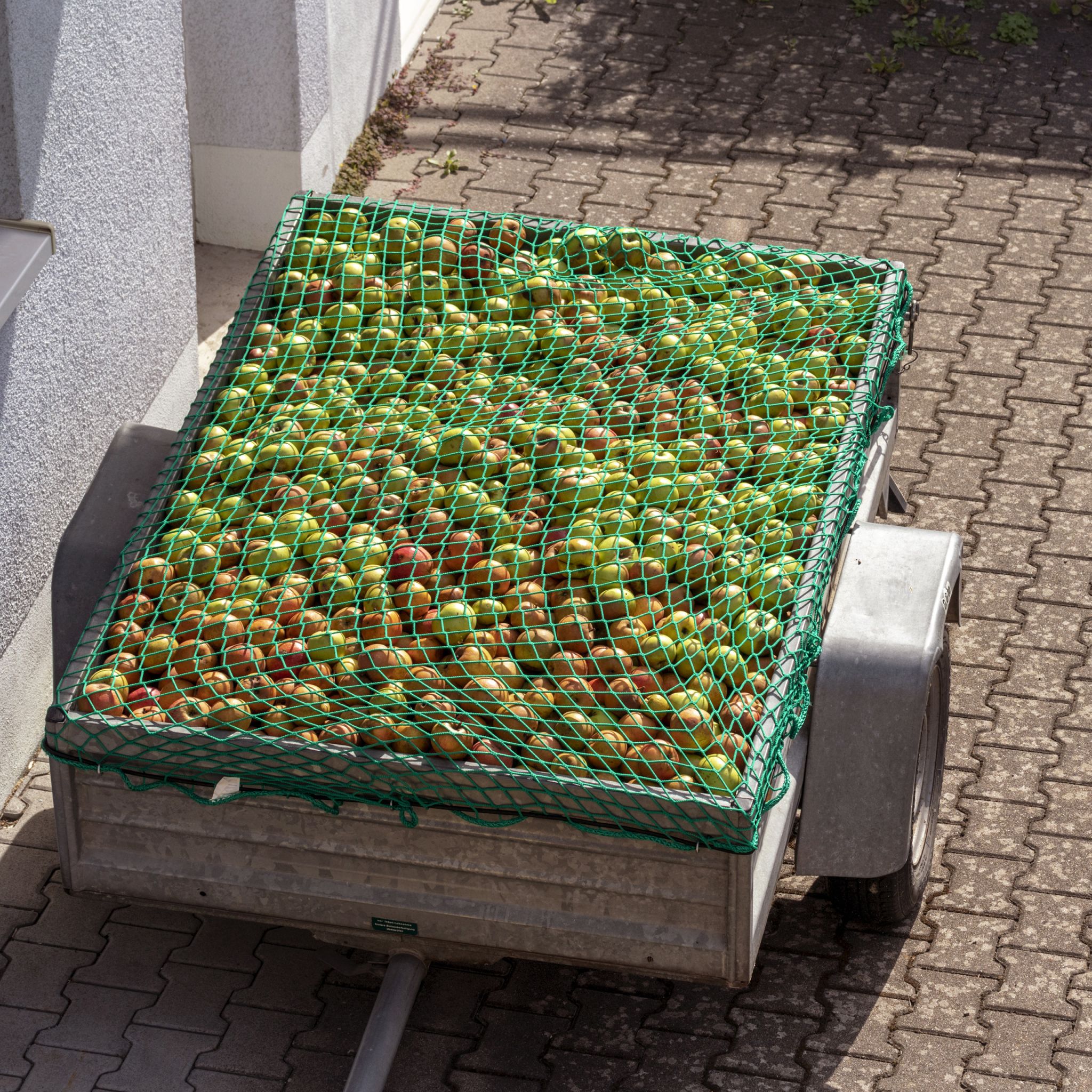 Anhängernetz 1,5 x 2,2 m Grün-Orange-Schwarz von Relaxdays