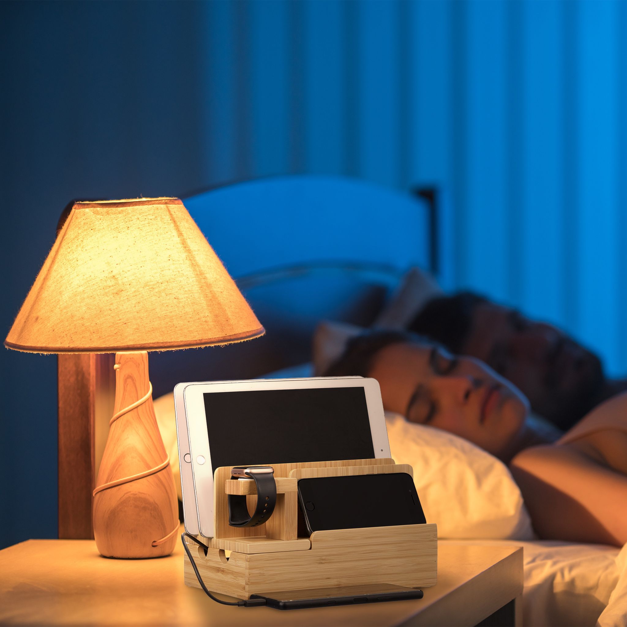 Ladestation für mehrere Geräte Hellbraun von Relaxdays