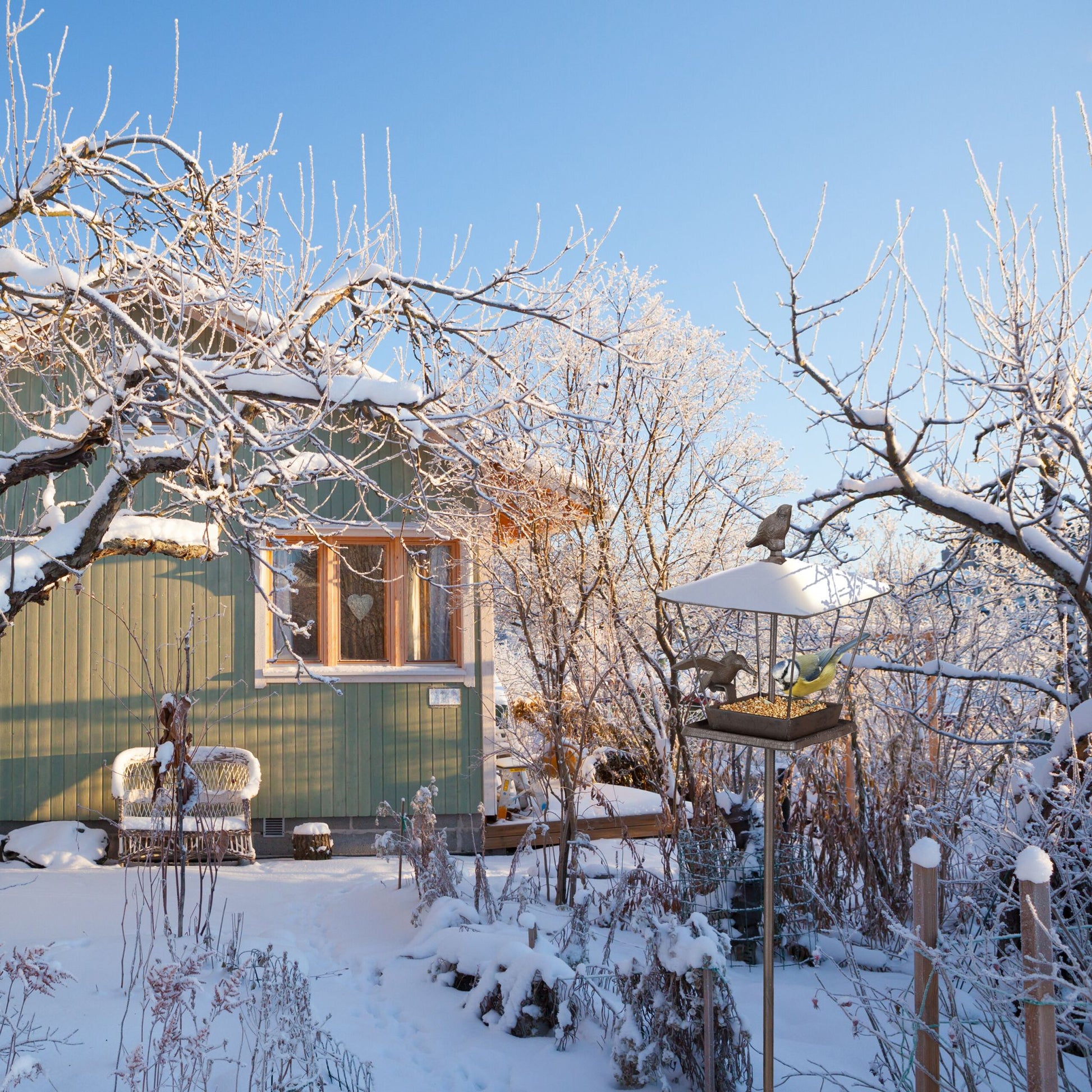 Vogelfutterhaus mit Erdspiess Braun von Relaxdays