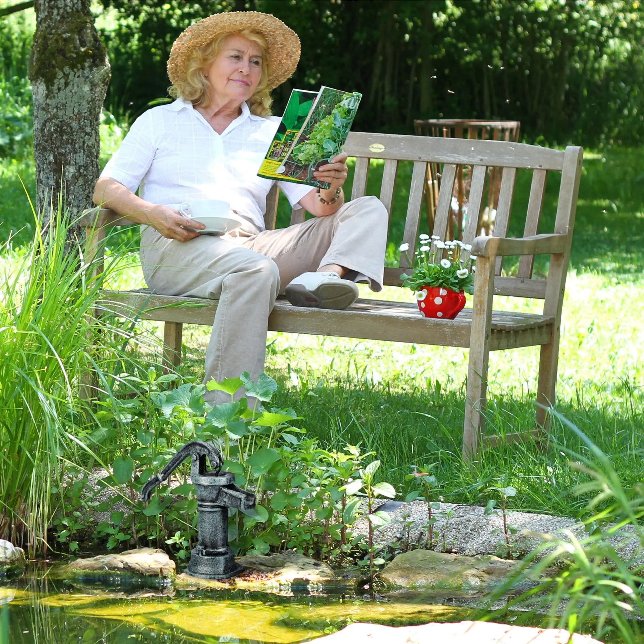 Nostalgische Deko Pumpe Gusseisen Schwarz-Grau von Relaxdays