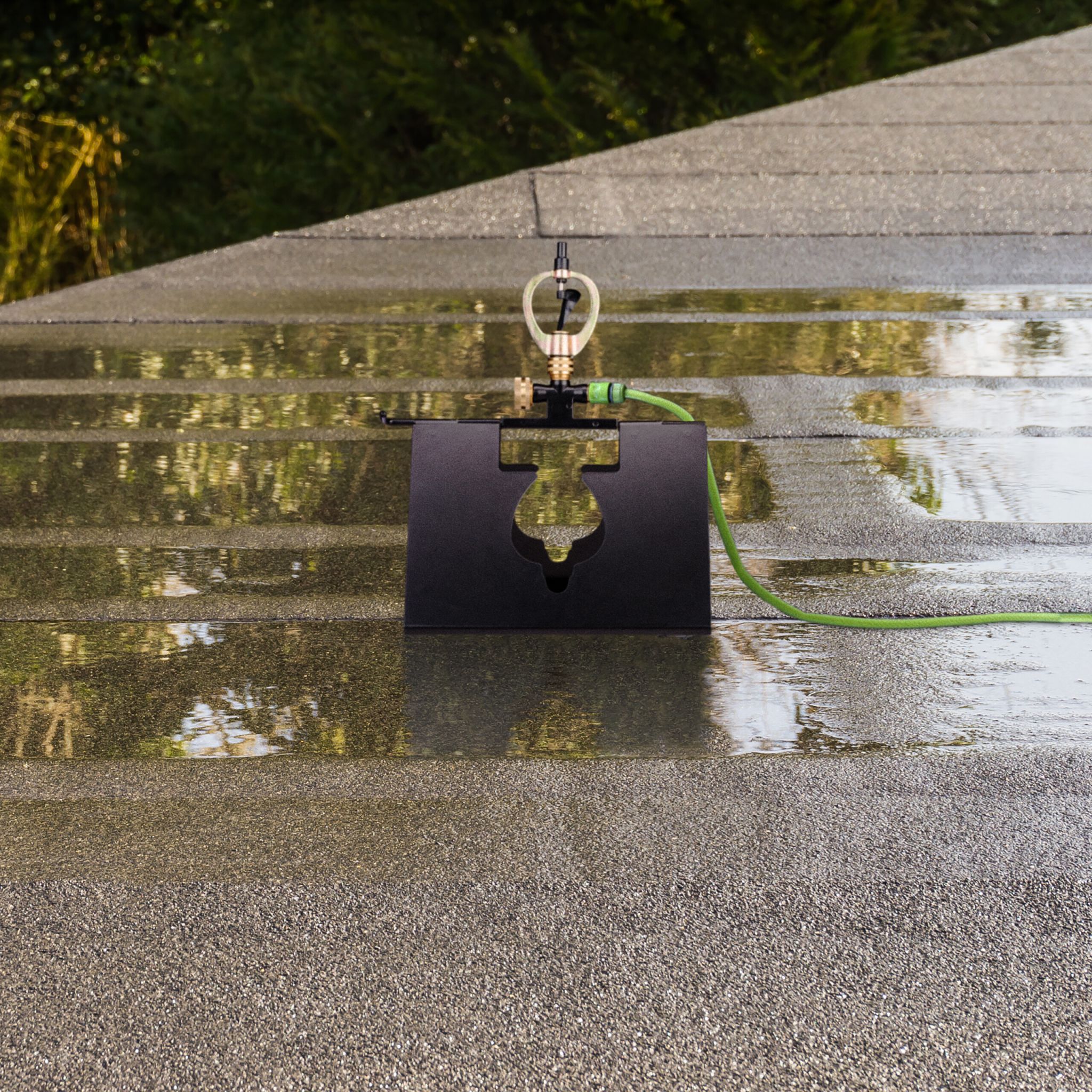 Rasensprenger Dach Gold-Schwarz von Relaxdays