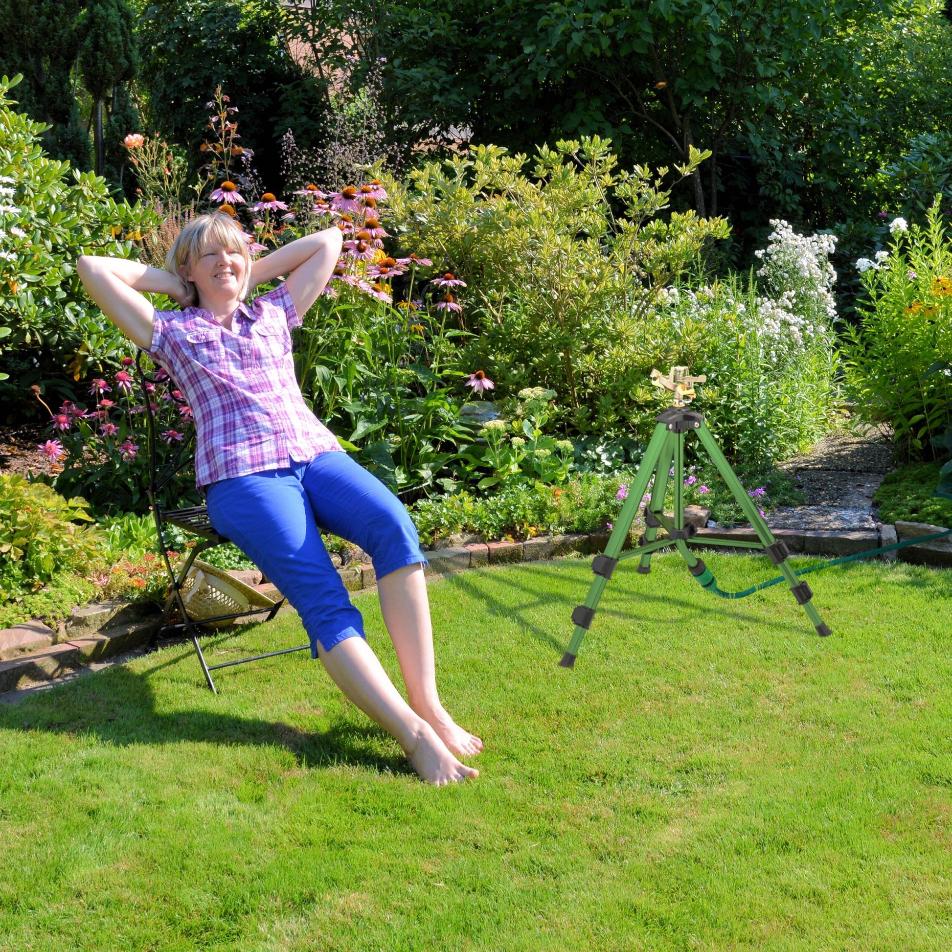 Sprinkler mit Metallstativ Dunkelgrün-Gold-Schwarz von Relaxdays