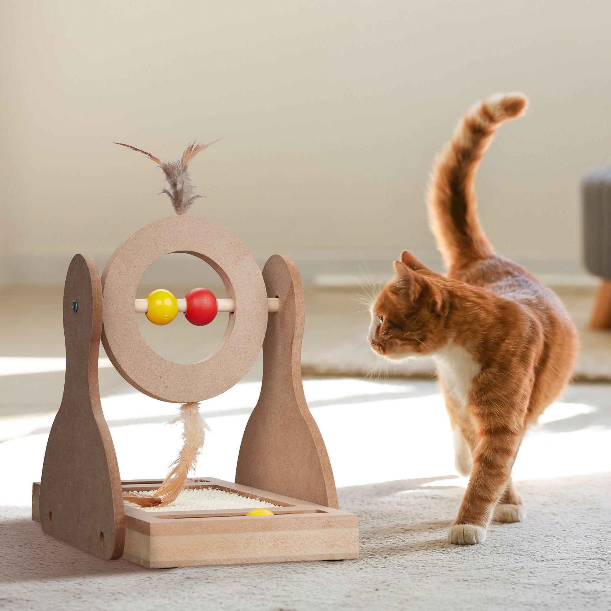 Katzen Kratzspielzeug mit Sisal-Teppich Gelb-Hellbraun-Rot von Relaxdays