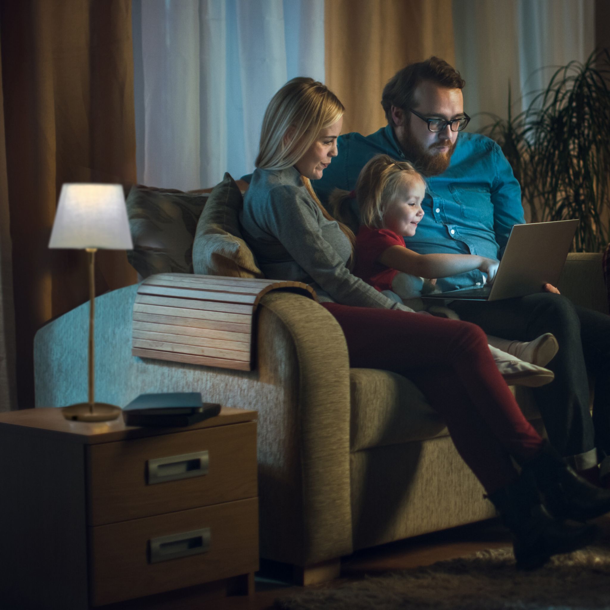 Flexible Tischlampe mit Stoffschirm Weiss-Silber von Relaxdays