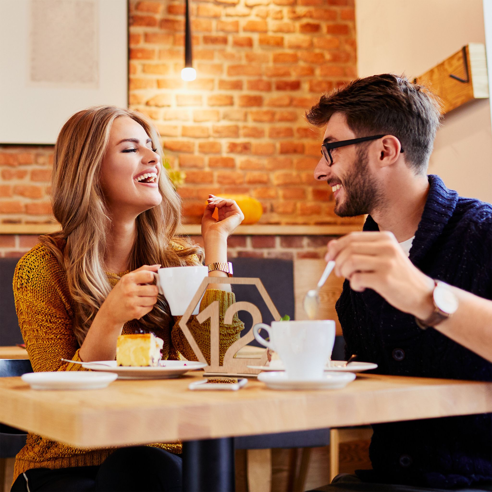 Tischnummern Hochzeit 1–20 sechseckig Hellbraun von Relaxdays