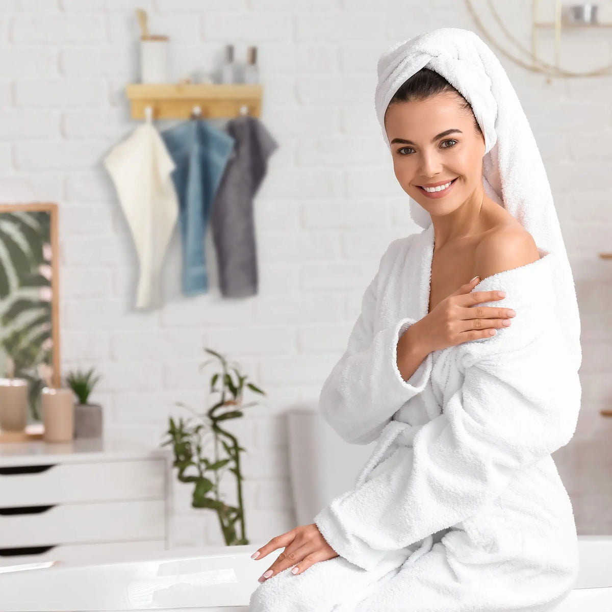 Wandregal mit 3er Hakenleiste Weiss-Hellbraun von Relaxdays