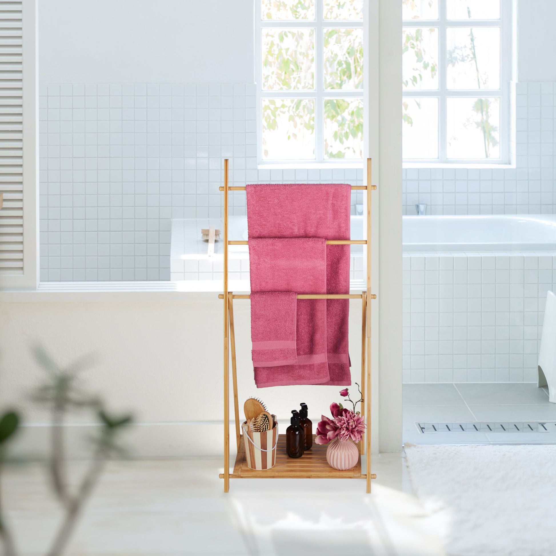 Bambus Handtuchleiter mit Ablage Hellbraun von Relaxdays
