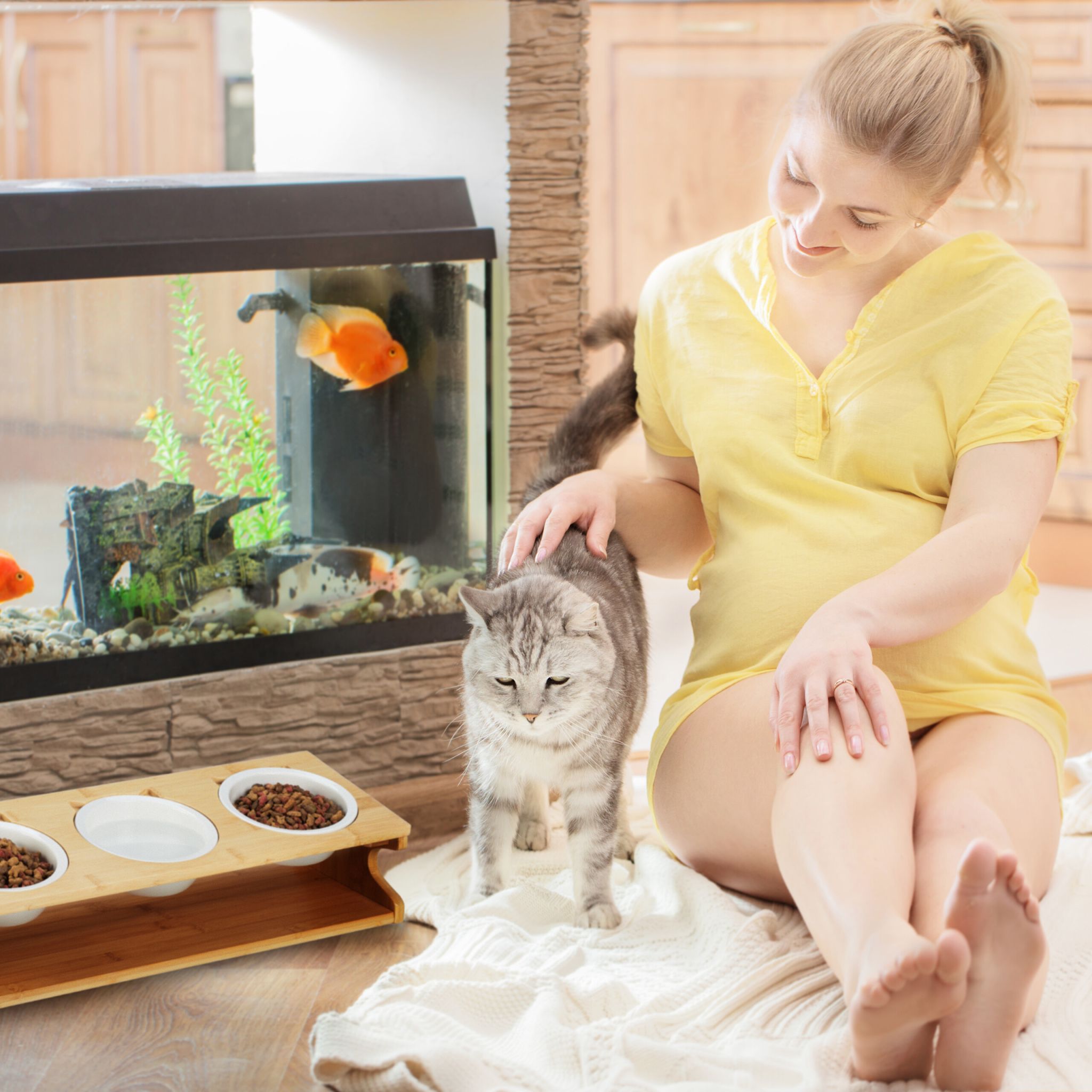 Katzen Futterstation mit 3 Näpfen Weiss-Hellbraun