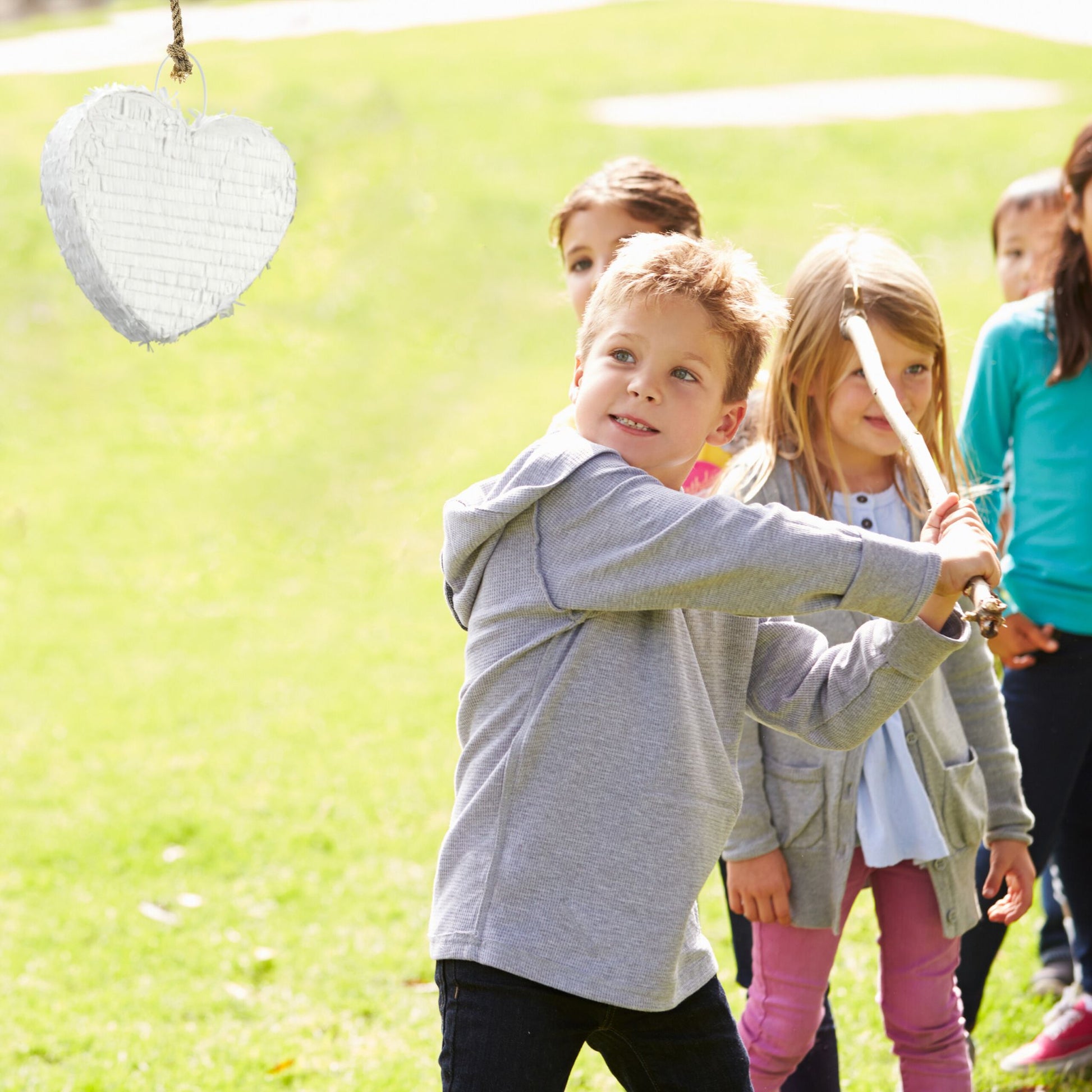 Pinata Herz Weiss von Relaxdays