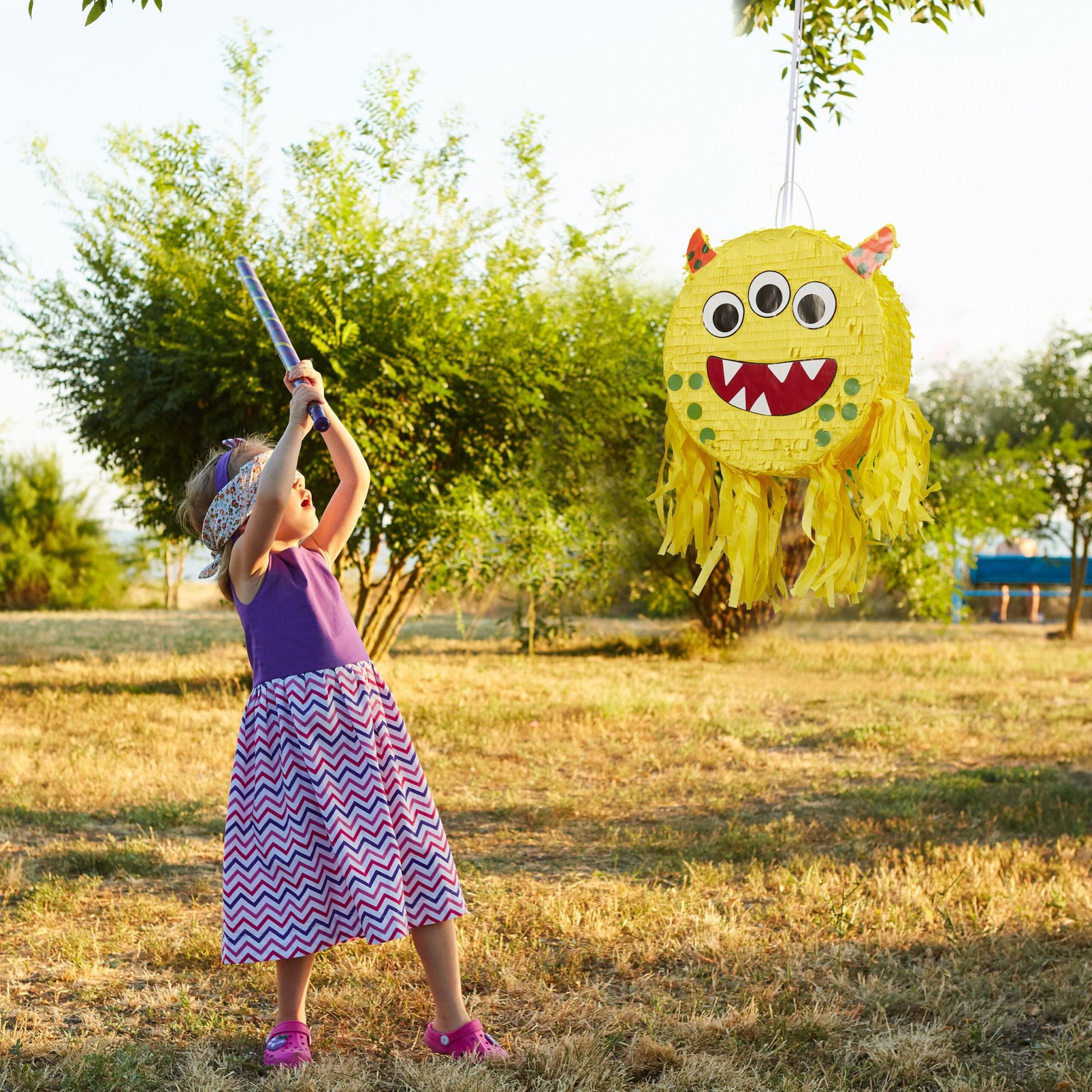 Pinata Monster Gelb-Grün-Rot von Relaxdays
