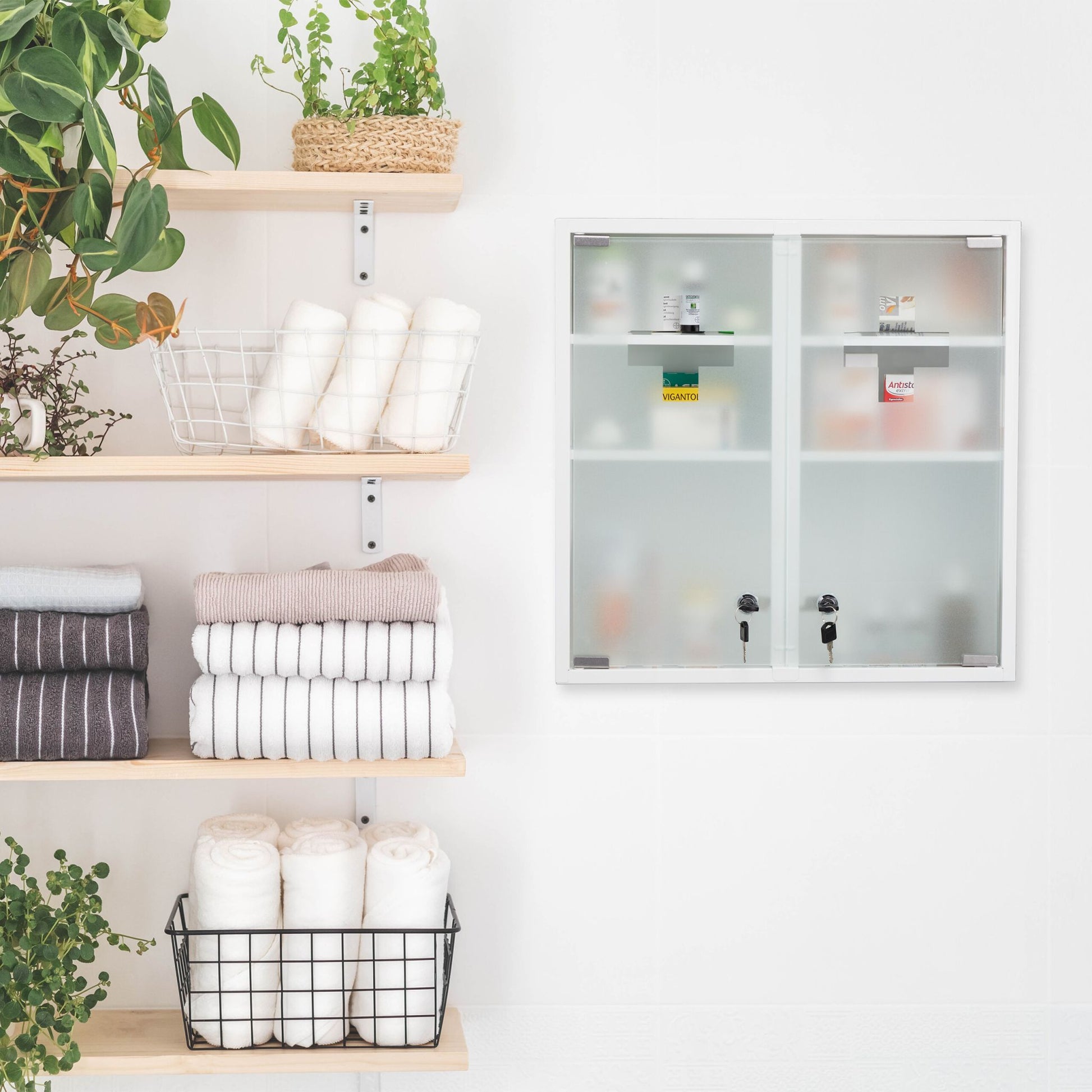 Abschliessbarer Medizinschrank Doppeltür Weiss-Silber-Transparent von Relaxdays