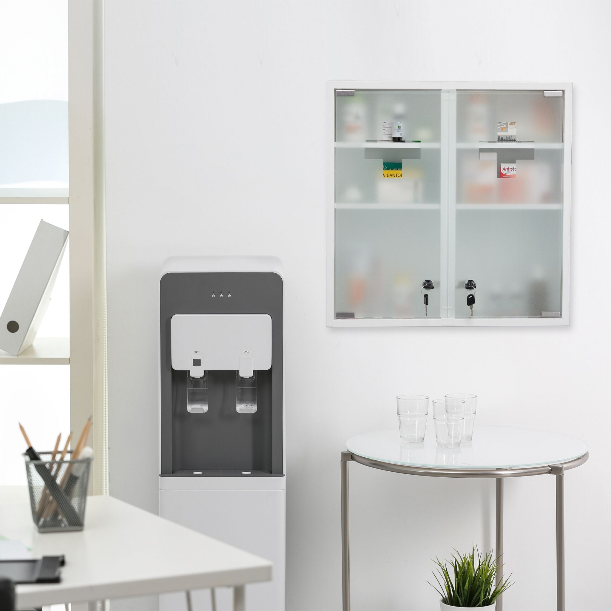 Abschliessbarer Medizinschrank Doppeltür Weiss-Silber-Transparent von Relaxdays