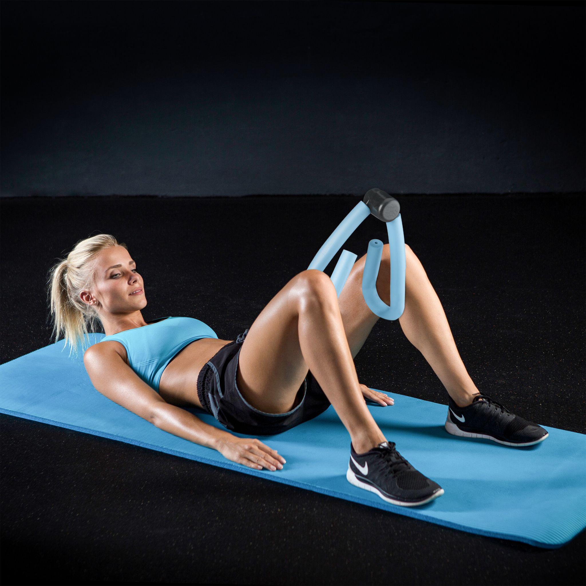 Oberschenkeltrainer für Zuhause Hellblau-Schwarz von Relaxdays