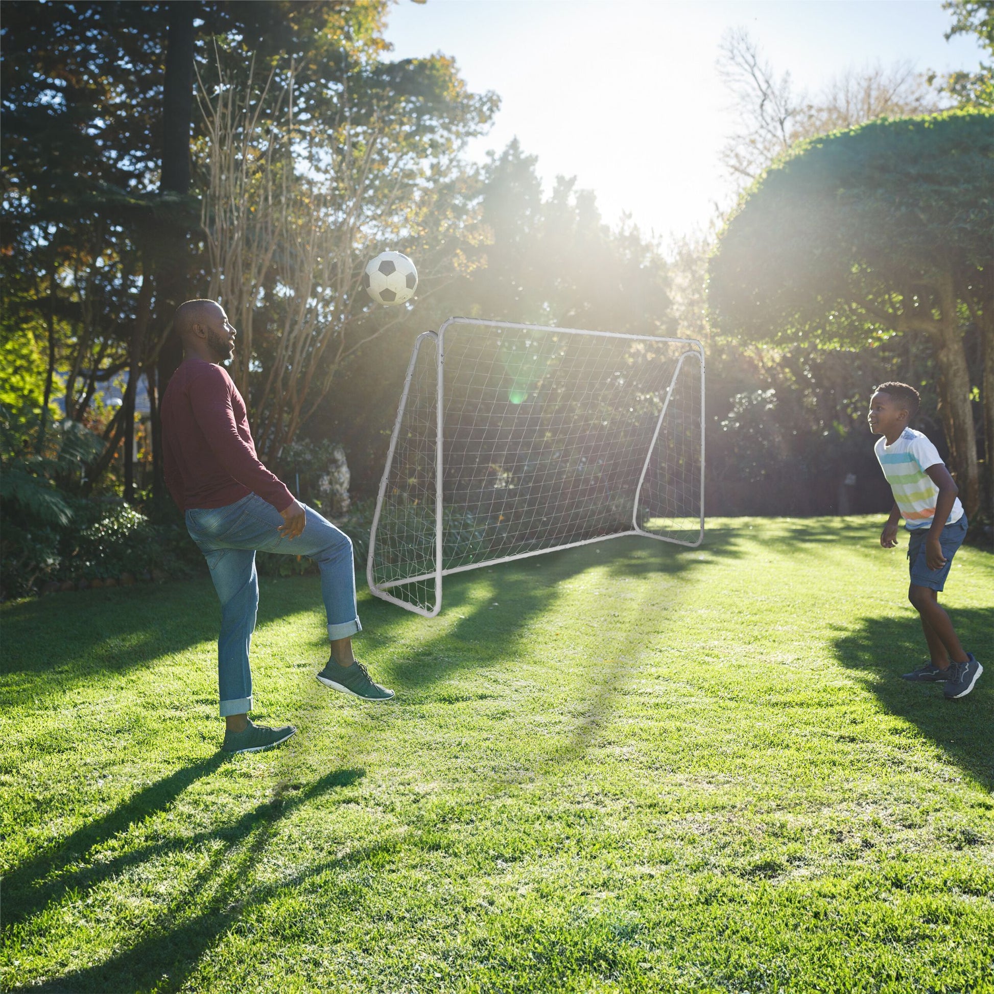 Grosses Fussballtor mit Torwand Weiss-Blau-Schwarz von Relaxdays