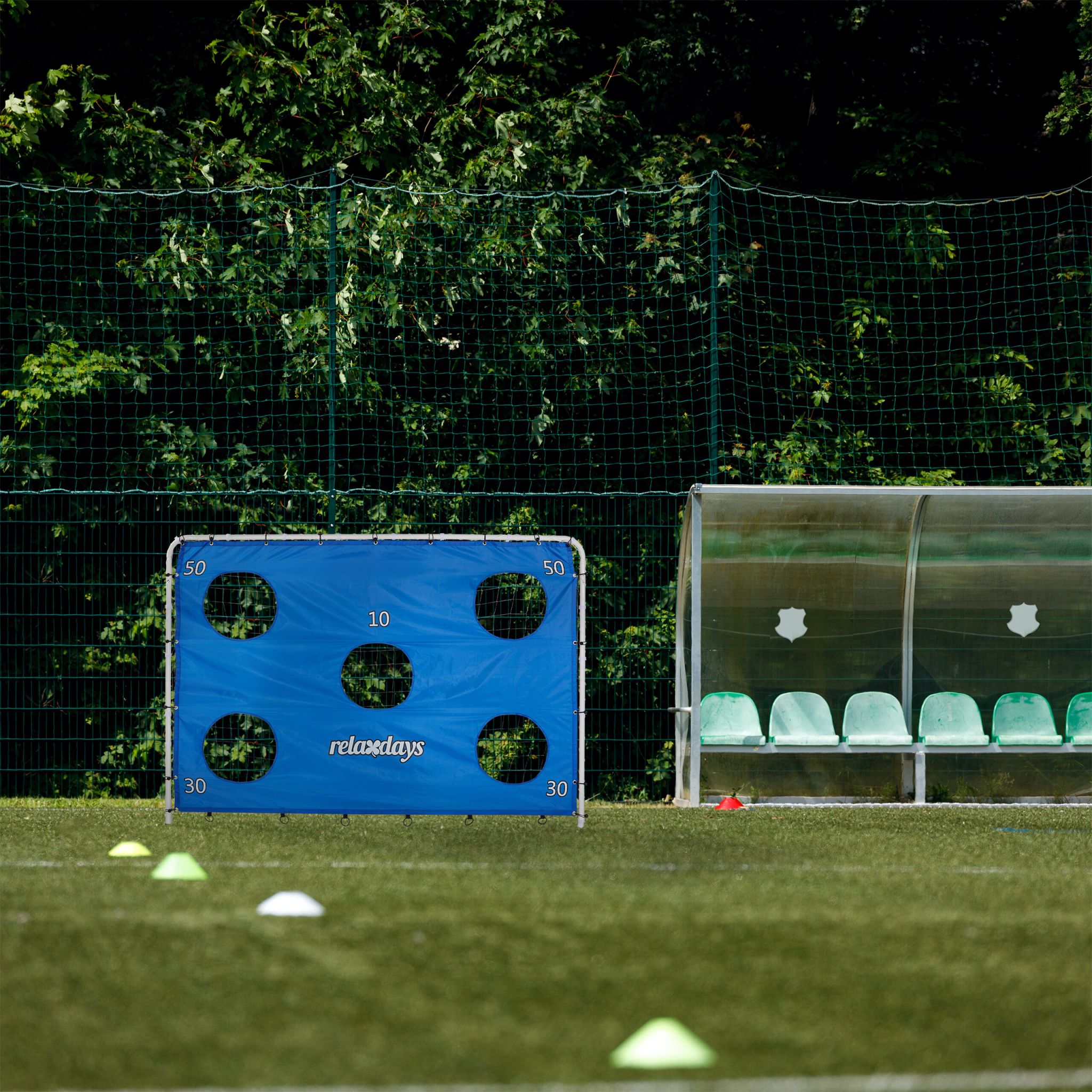 Grosses Fussballtor mit Torwand Weiss-Blau-Schwarz von Relaxdays