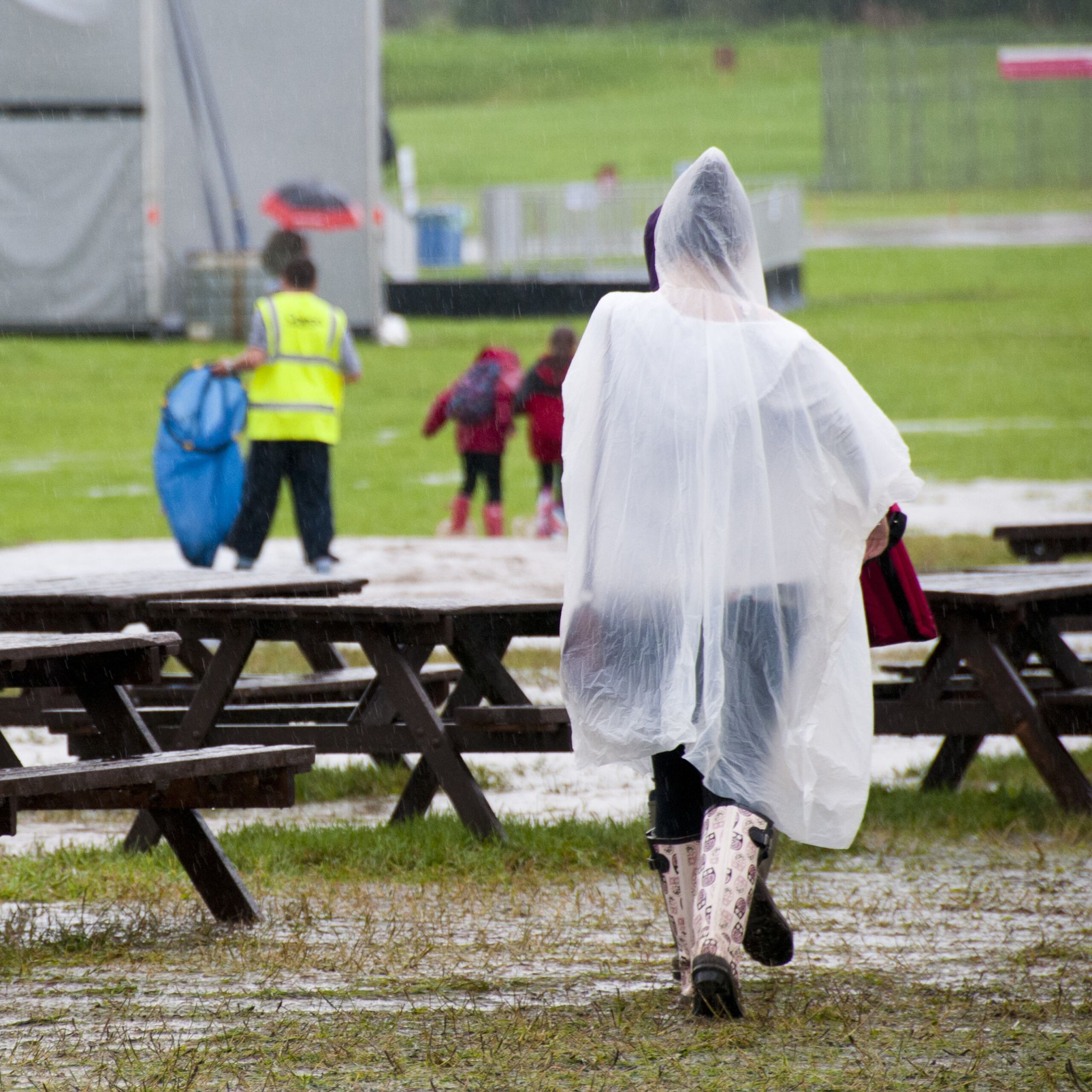 Einweg Regenponcho 20er-Set Rot von Relaxdays
