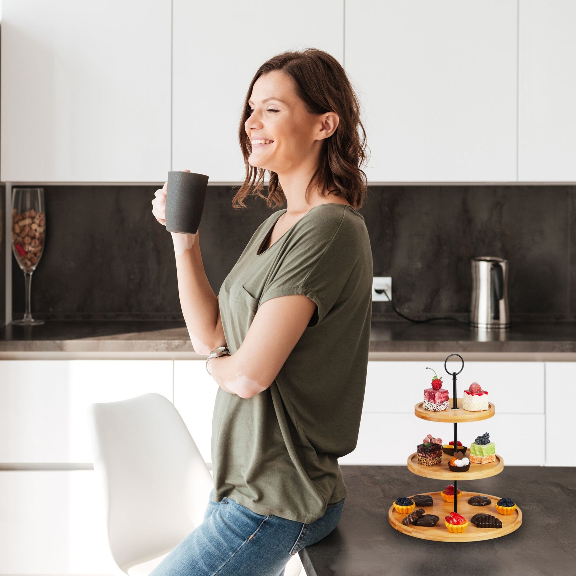 Etagere mit 3 Ebenen Bambus Hellbraun-Schwarz von Relaxdays