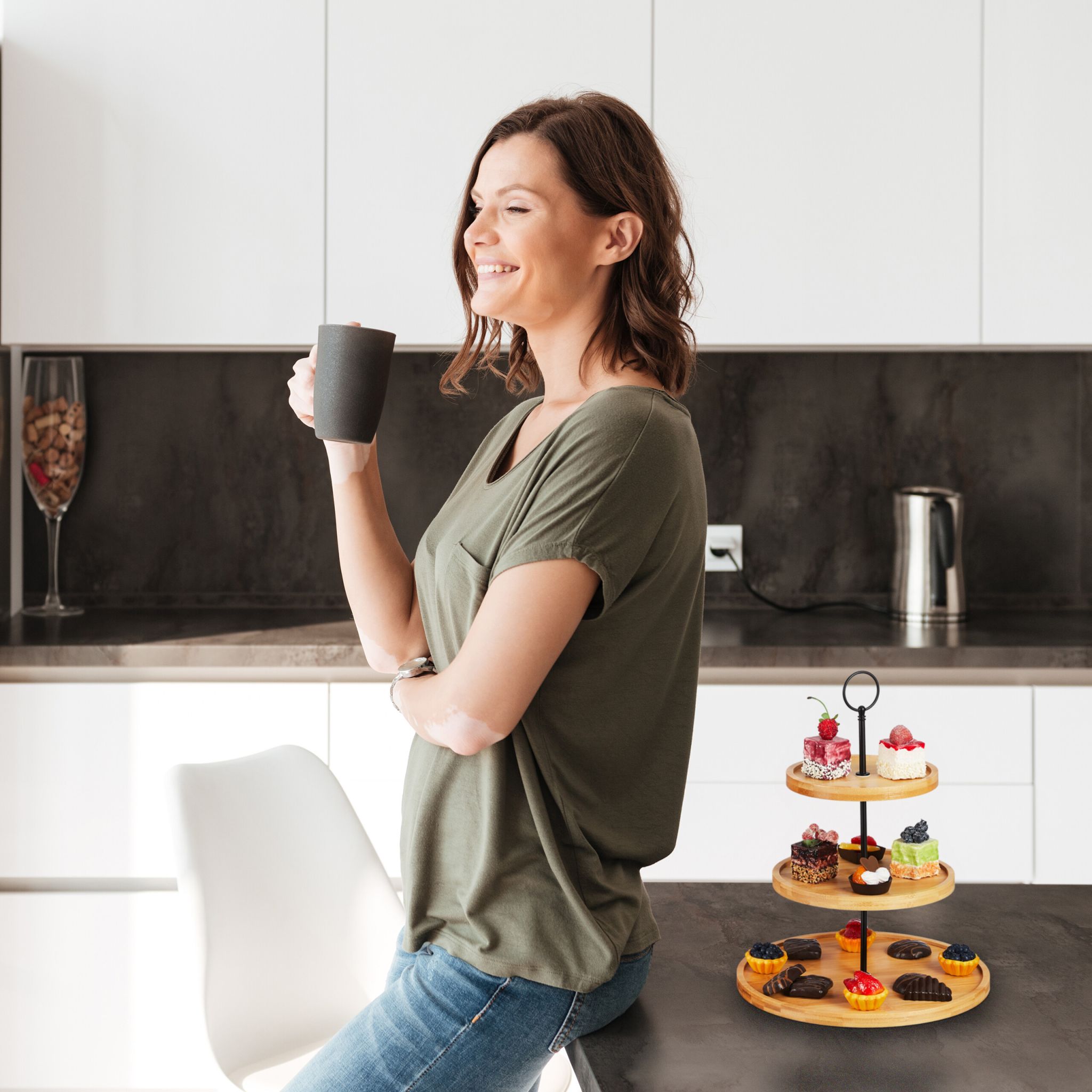 Etagere mit 3 Ebenen Bambus Hellbraun-Schwarz von Relaxdays