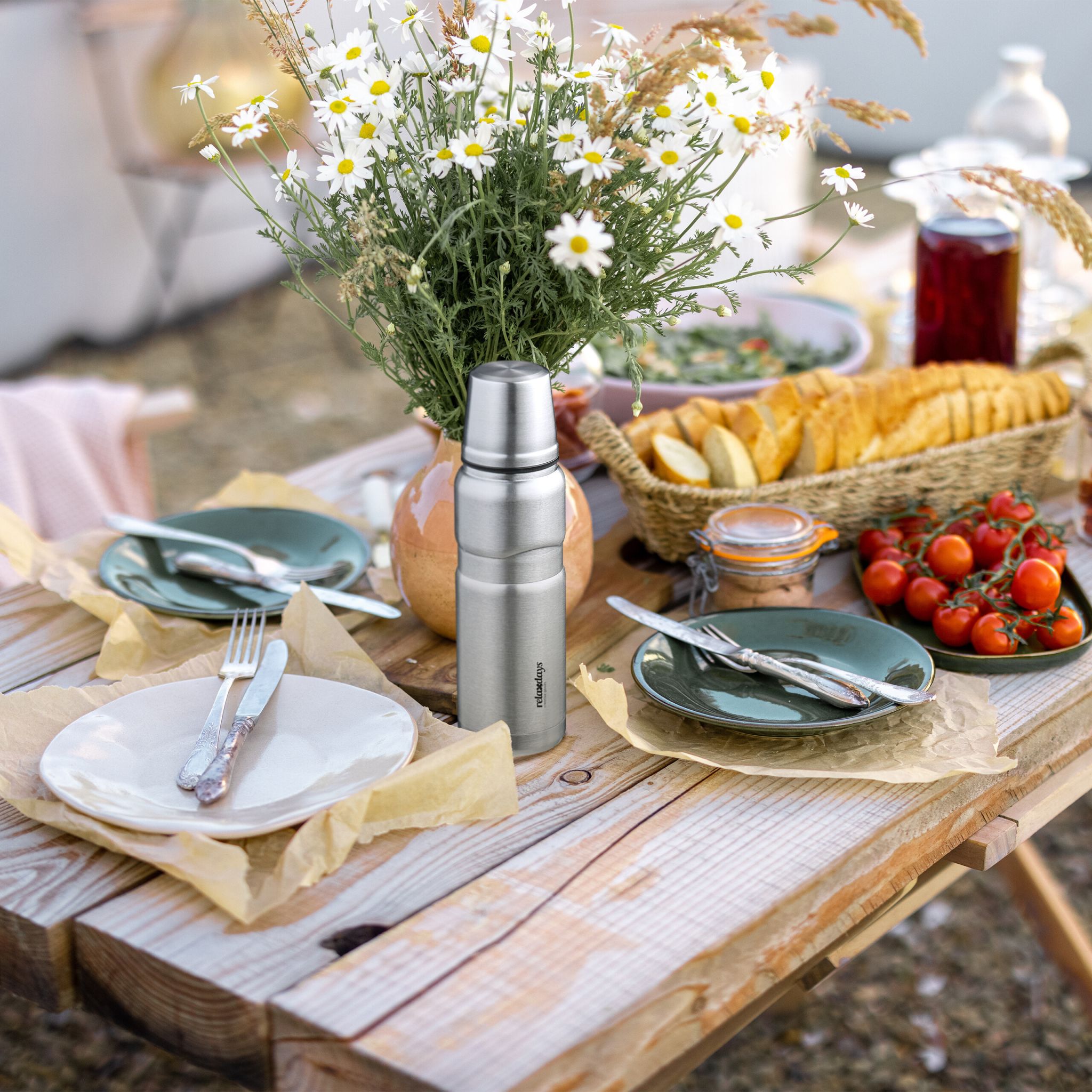 Trinkflasche mit Becher 500ml Schwarz-Silber von Relaxdays