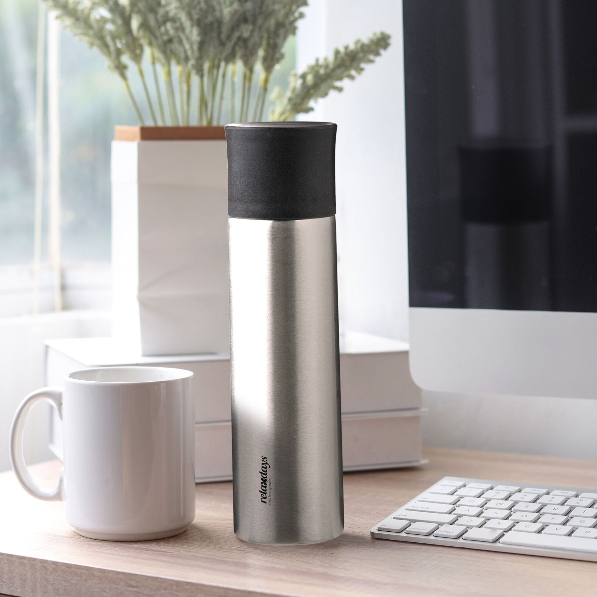 Trinkflasche Edelstahl 750ml mit Becher Schwarz-Silber von Relaxdays