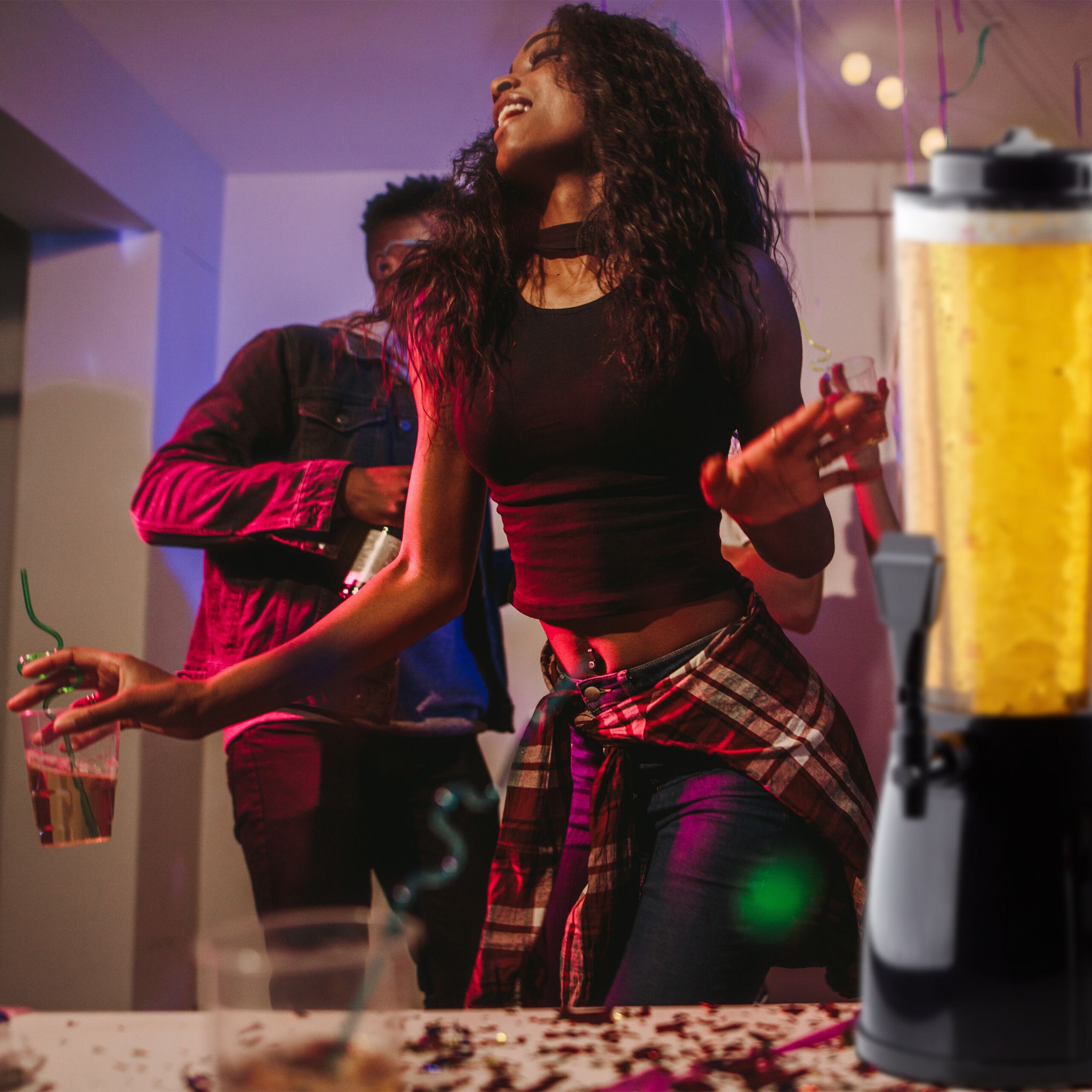 Biersäule mit 20 Bierbechern Blau-Schwarz-Transparent von Relaxdays