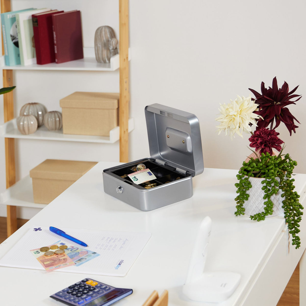 Abschliessbare Geldkassette Silber von Relaxdays