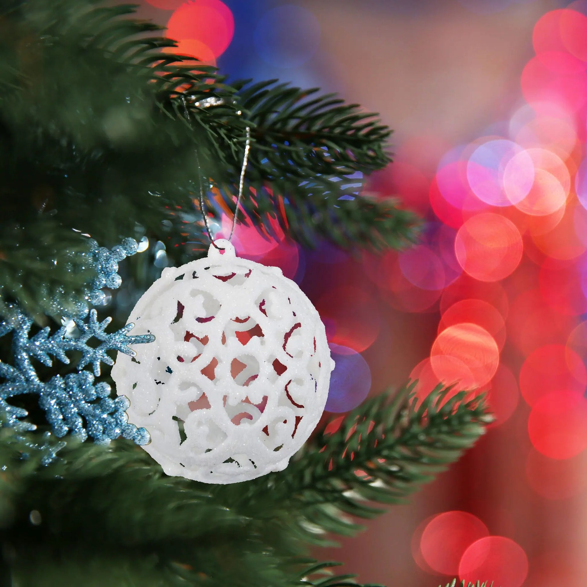 Weihnachtskugeln im 150er-Set Weiss-Silber von Relaxdays