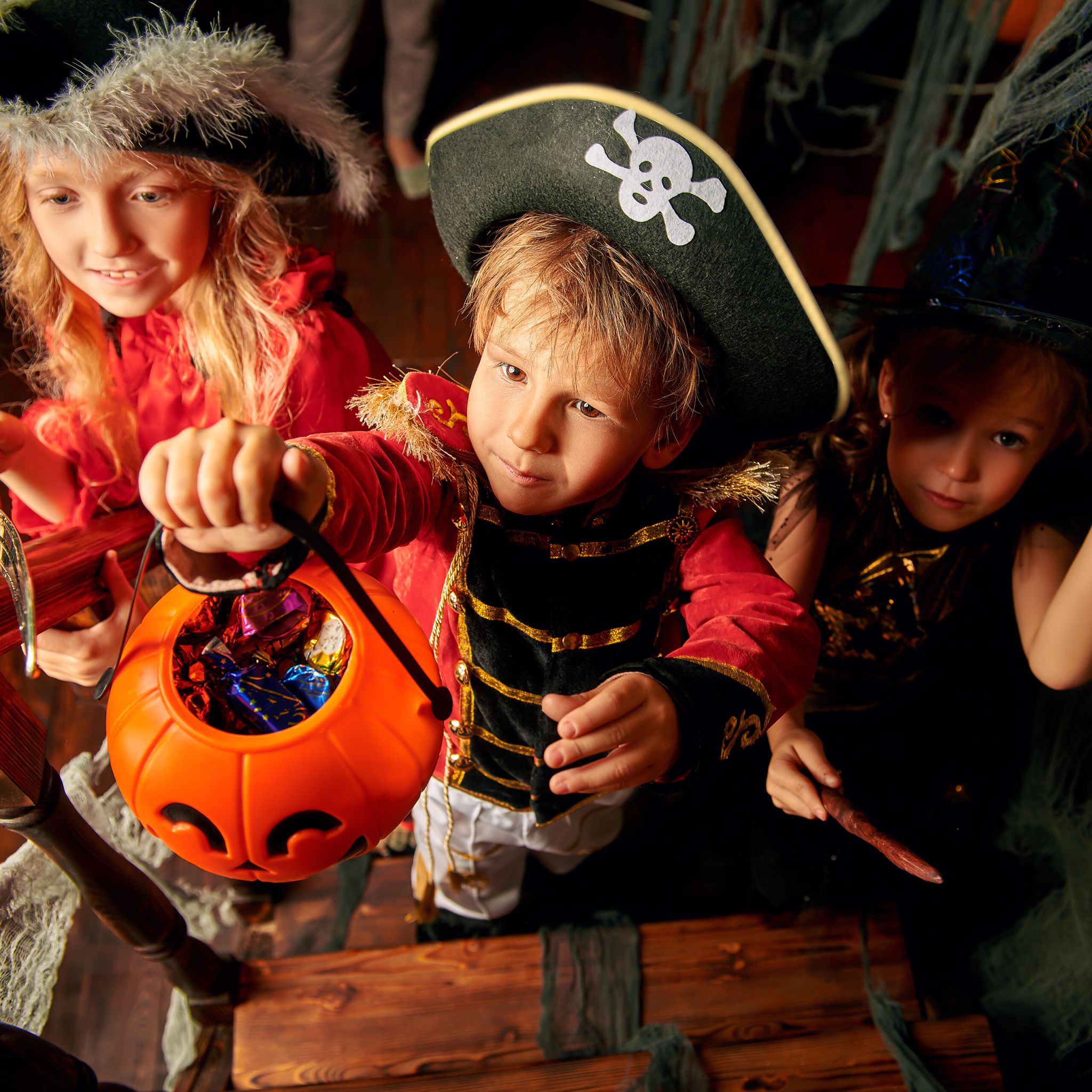 Piratenhut Kinder 6er-Set Weiss-Gold-Schwarz von Relaxdays