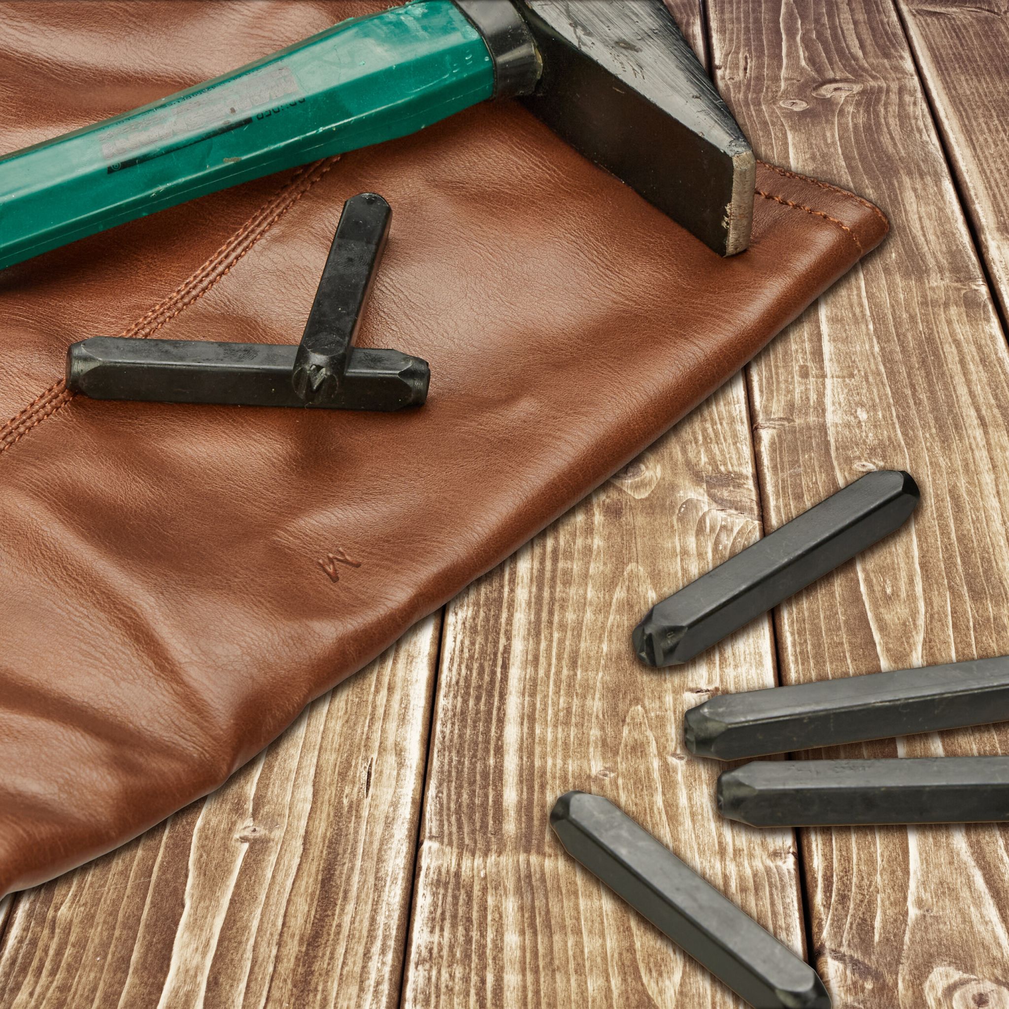 Schlagbuchstaben Set 6mm Dunkelblau-Schwarz von Relaxdays