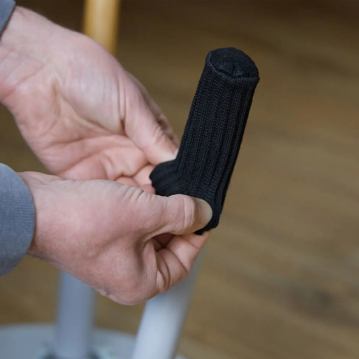 Stuhlbeinsocken 24 Stück Stuhlstrümpfe Schwarz von guteszeug.ch