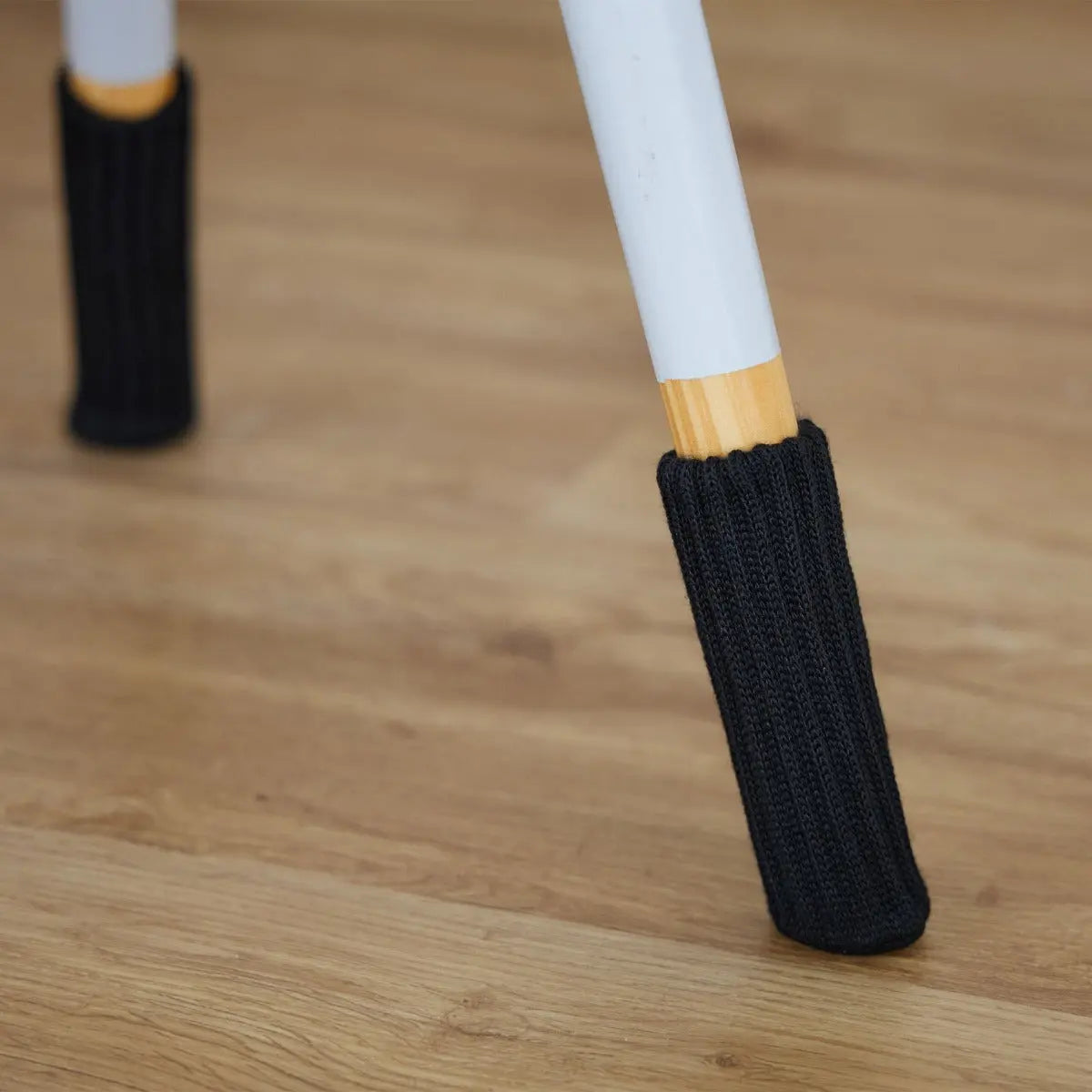 Stuhlbeinsocken 24 Stück Stuhlstrümpfe Schwarz von guteszeug.ch