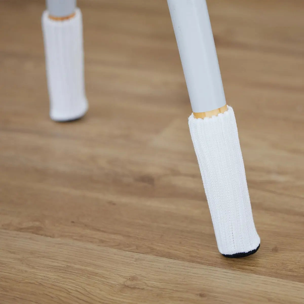 Stuhlbeinsocken 24 Stück Stuhlstrümpfe Weiss von guteszeug.ch